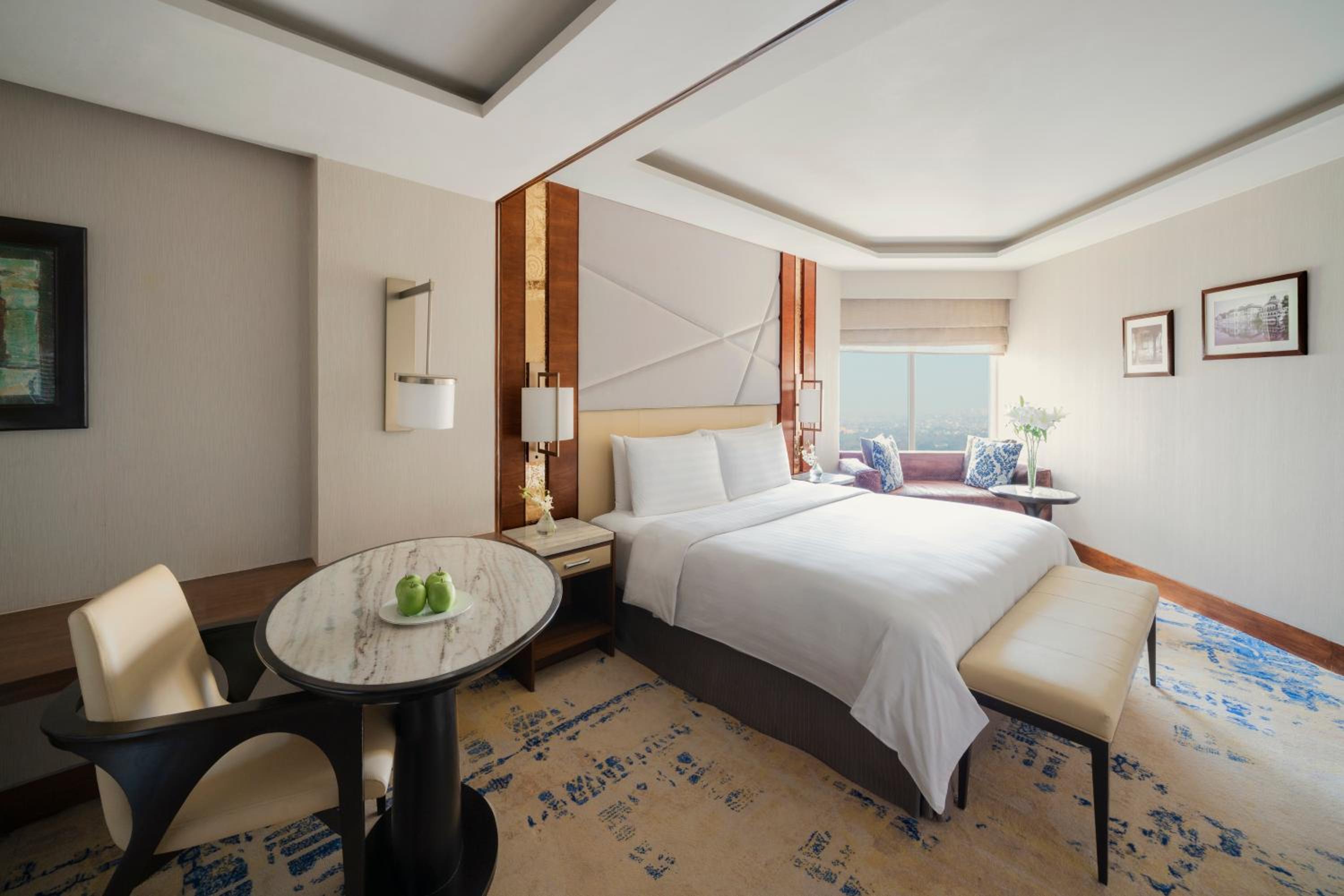 Premier King Room - Photo 3