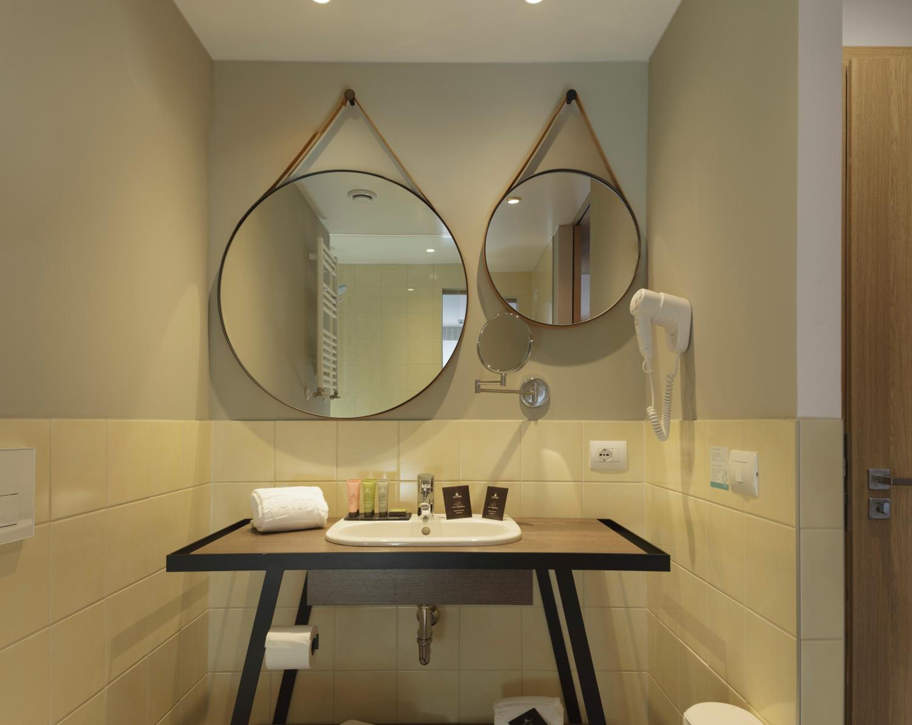 Premium Room  - Photo 11