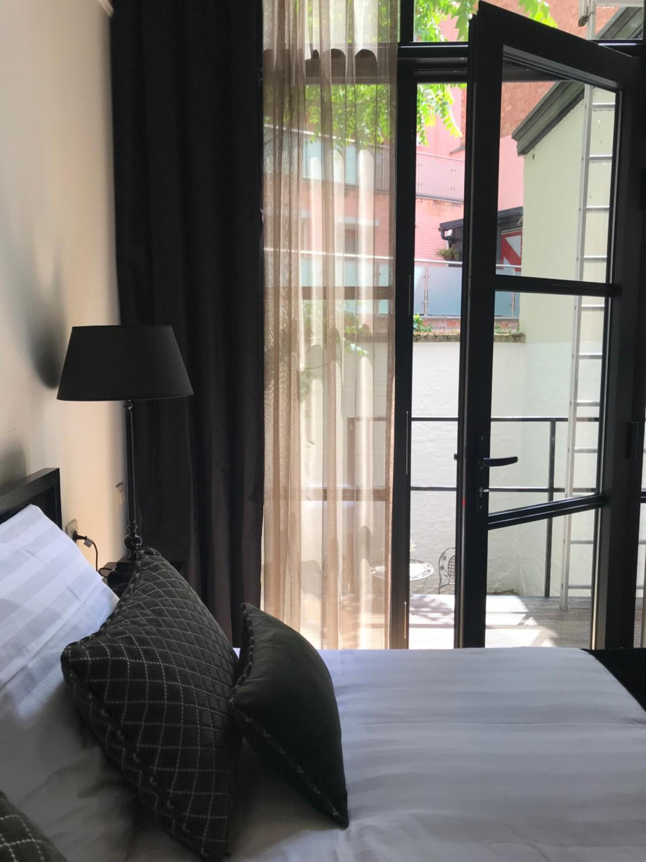 Deluxe Suite - Photo 3