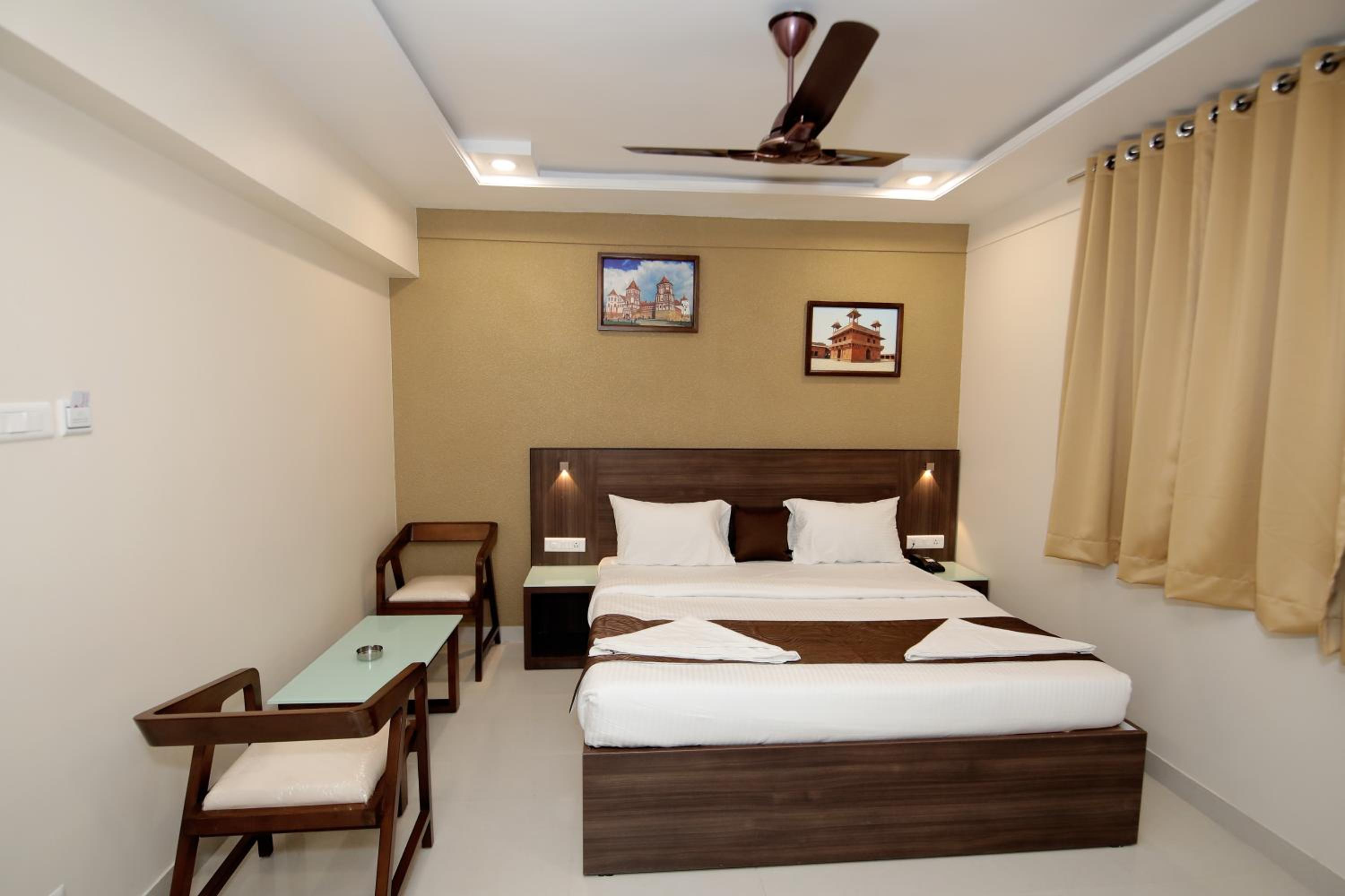 Deluxe Double Room photo 2