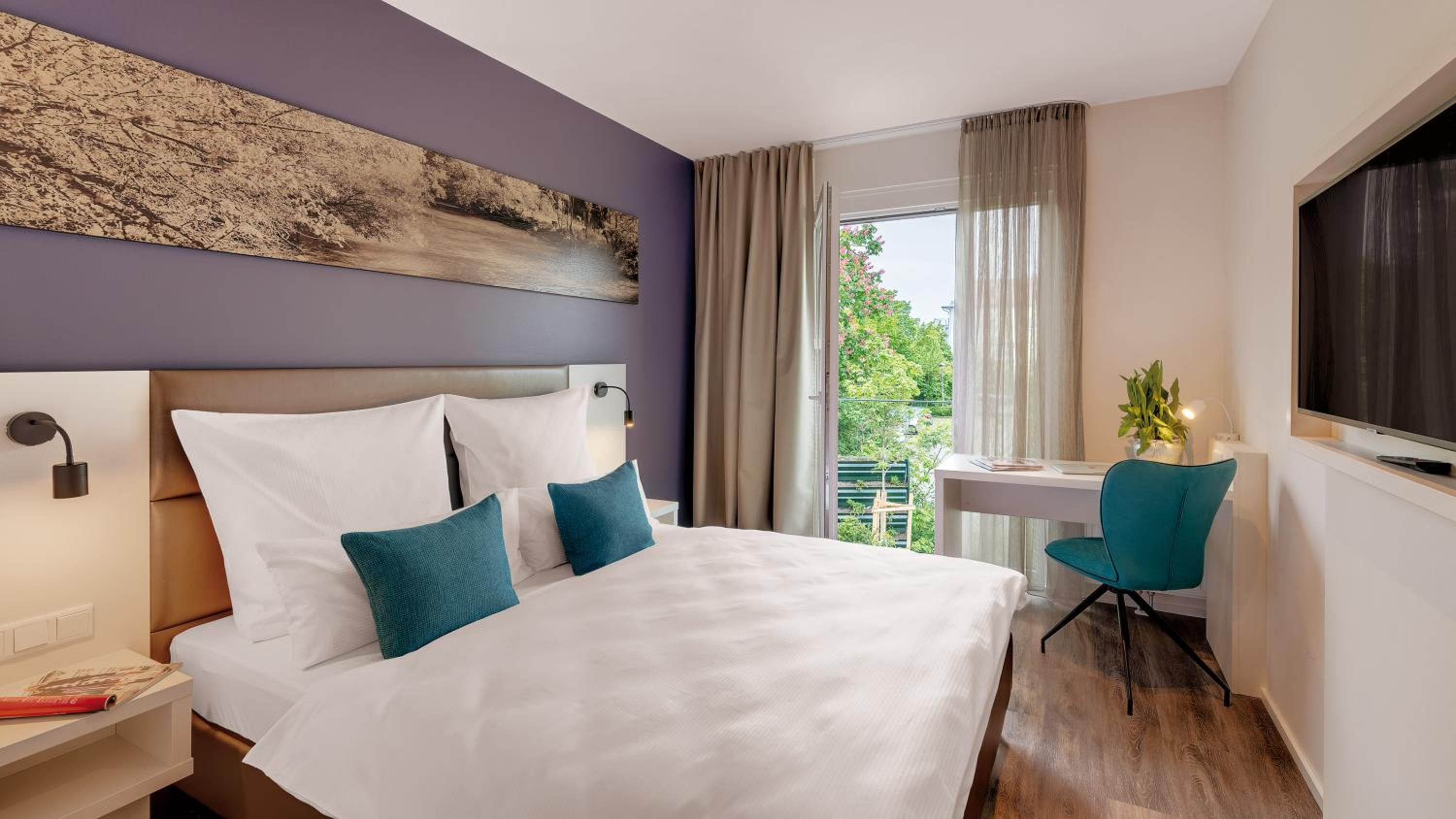 Deluxe Queen Room - Photo 1