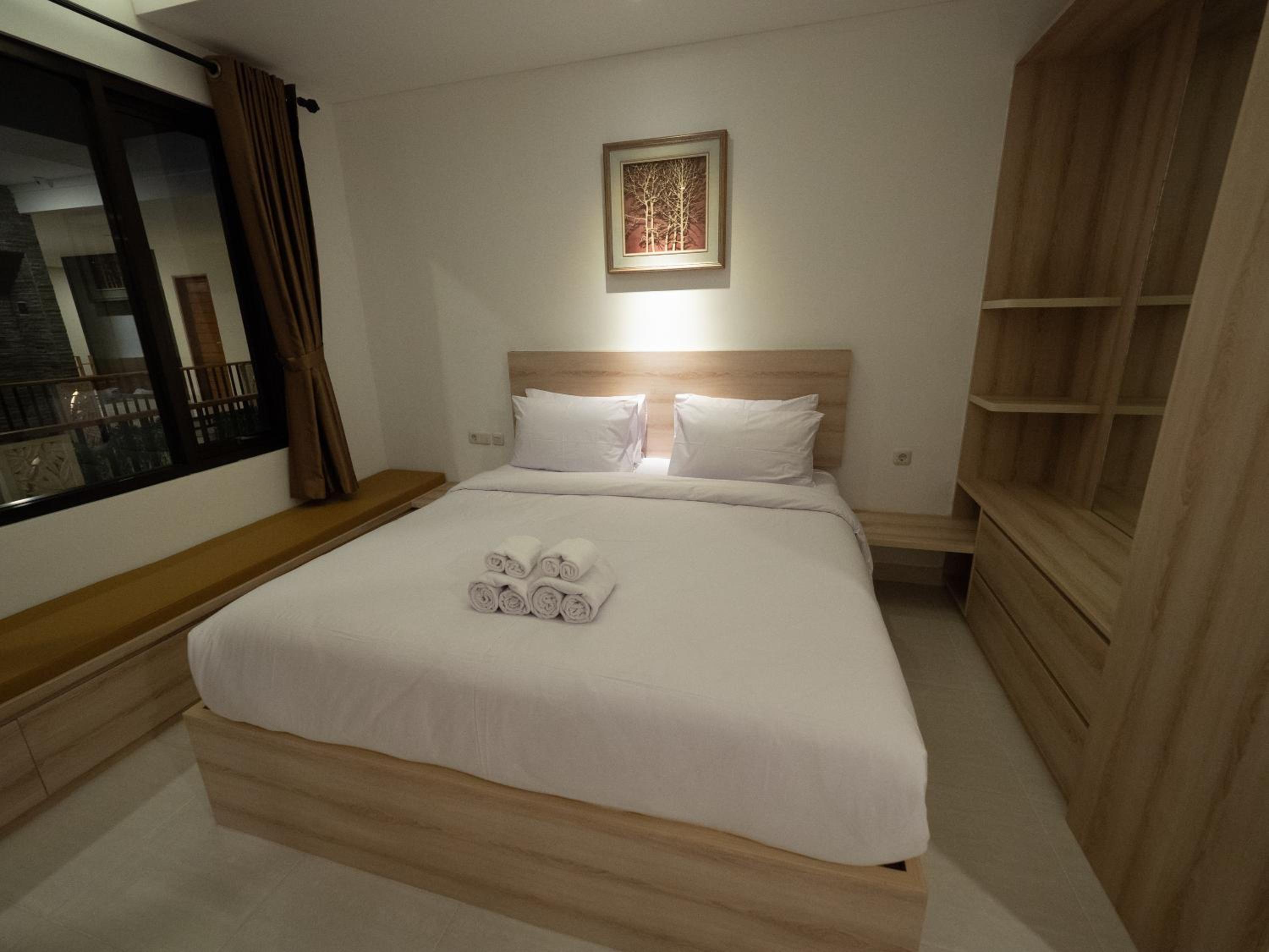 Deluxe Double Room - Photo 12