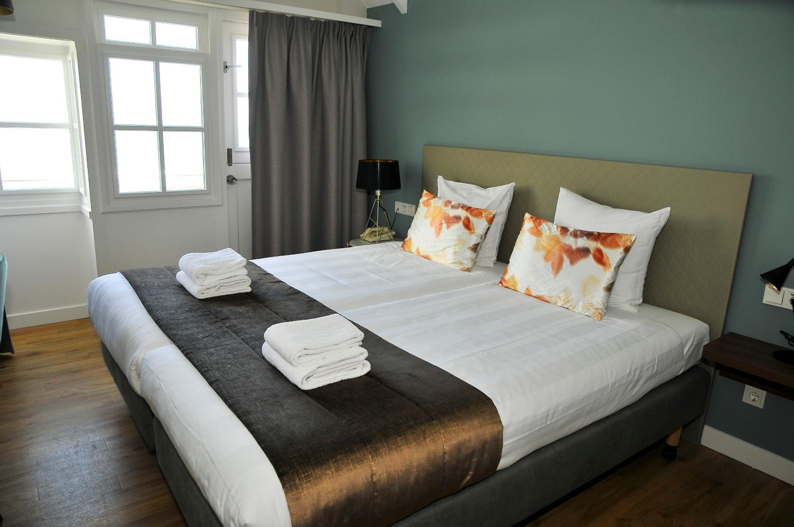 Comfort Twin Room With Lake View - Photo 1