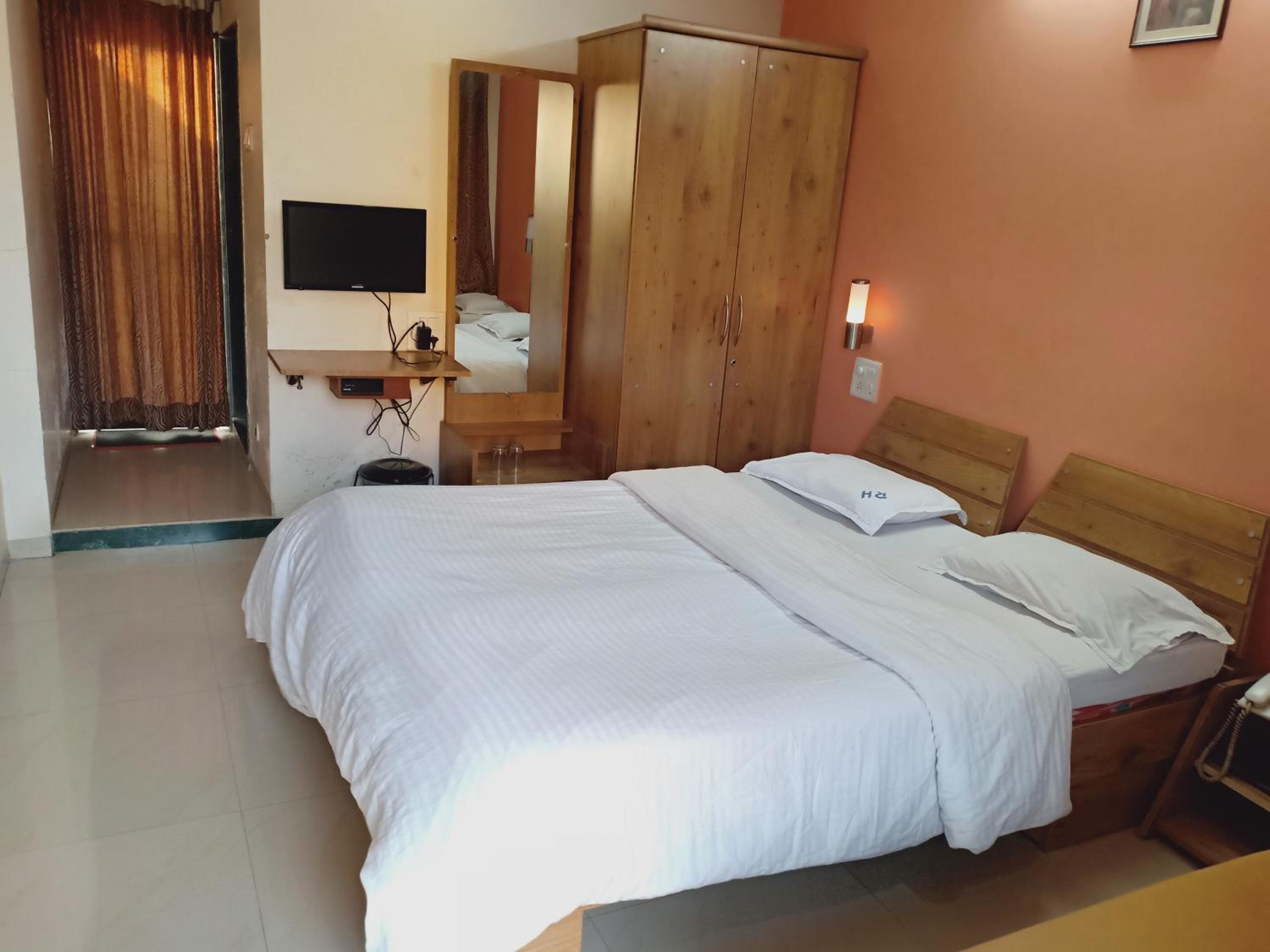 Deluxe Single Room