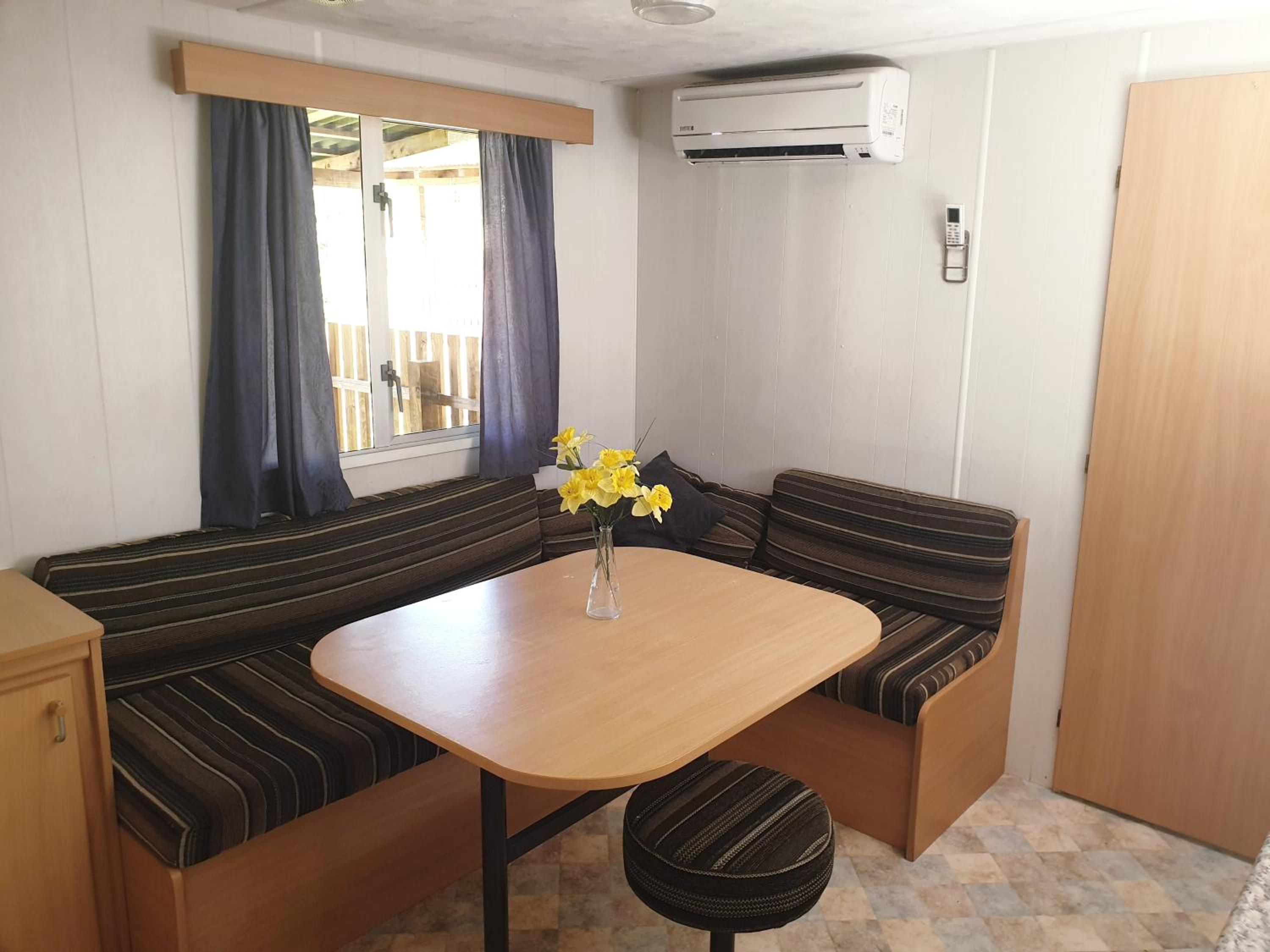 Mobile Home photo 3