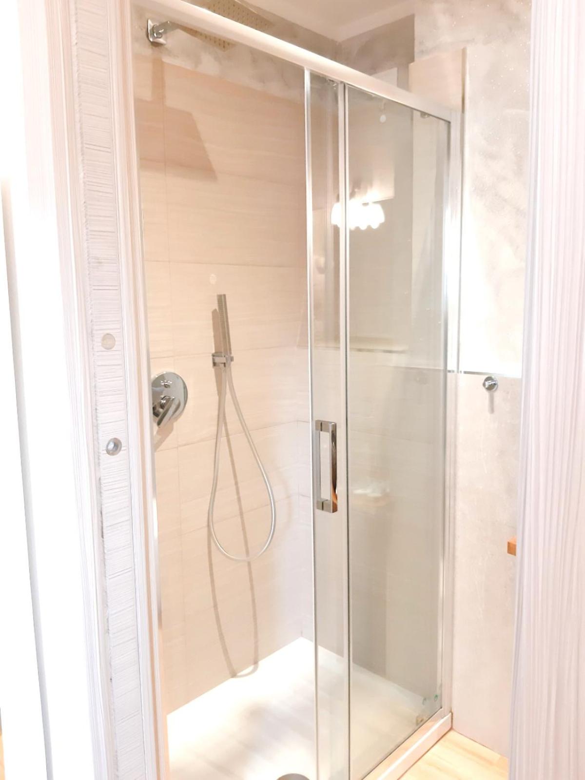 Comfort Triple Room with Shower - Photo 3