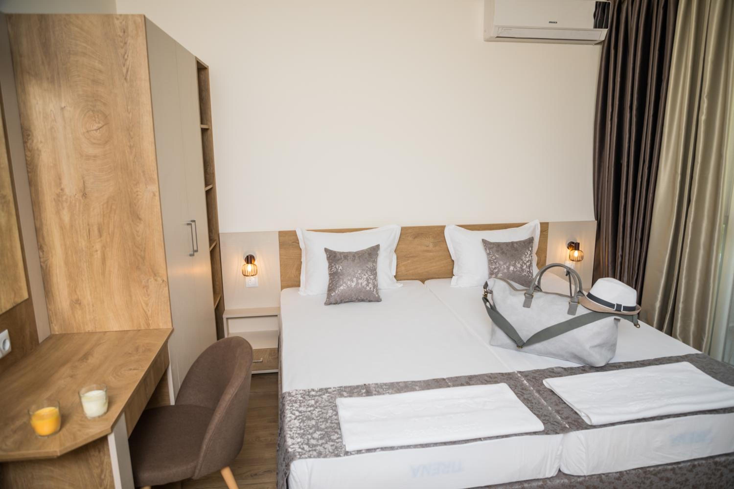 Studio 2 Adults