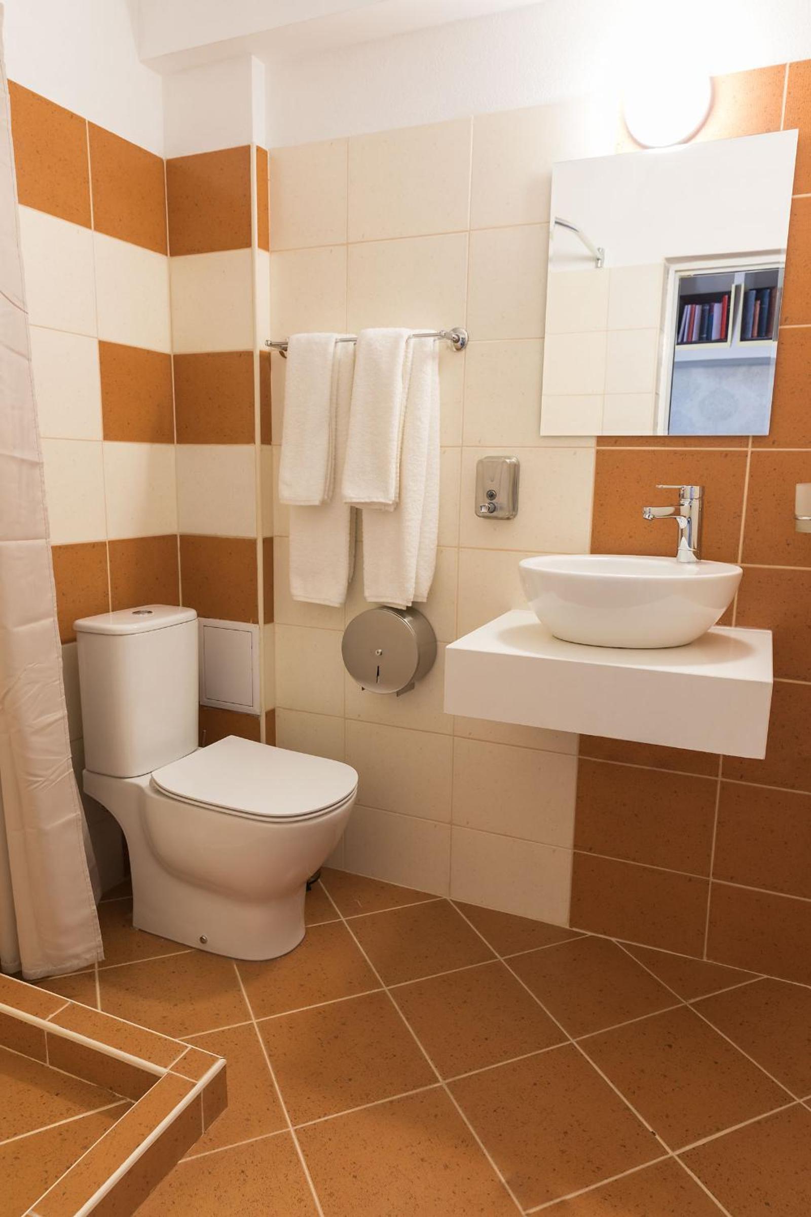 Apartment - Split Level - Photo 5