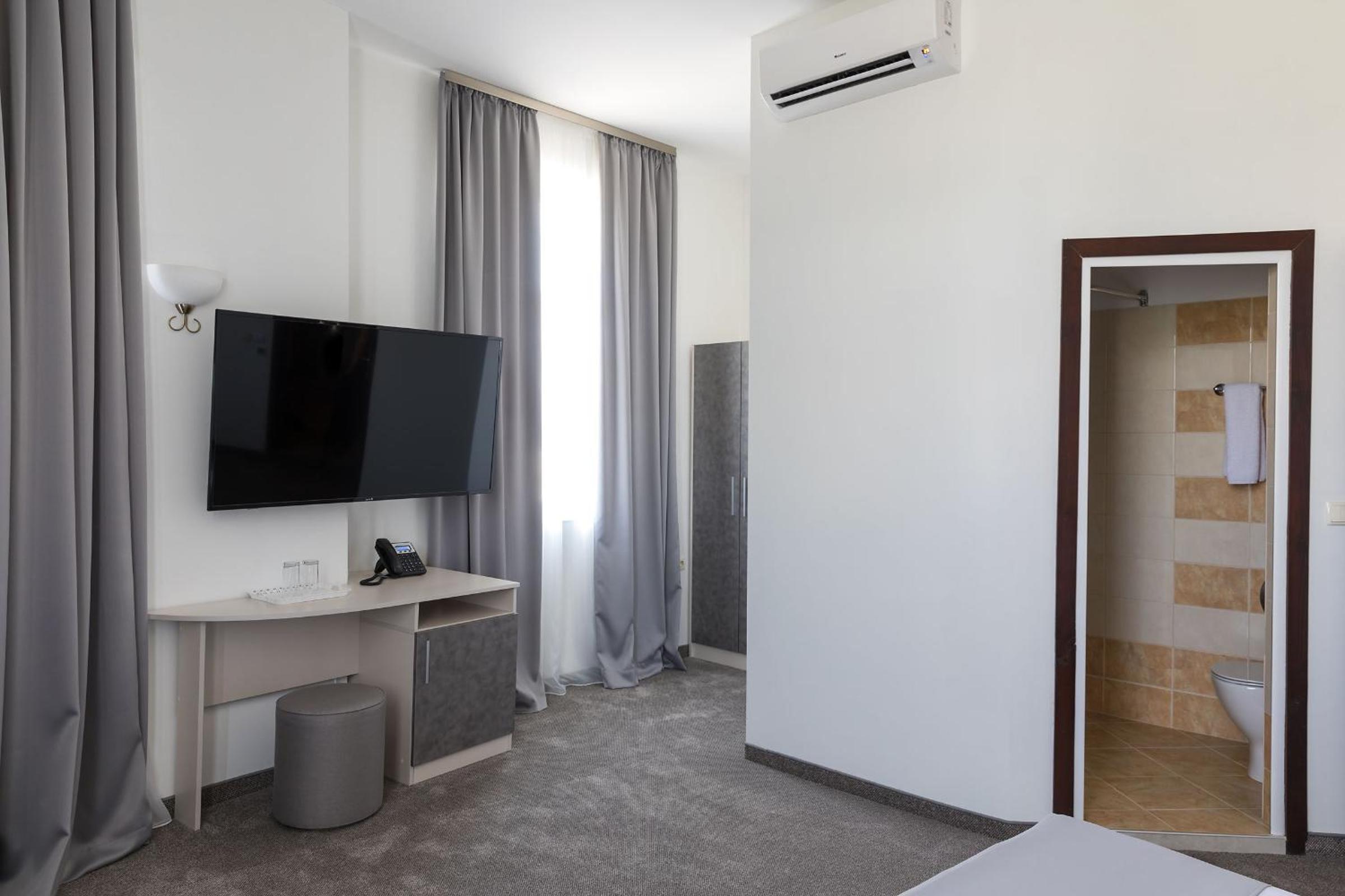 Deluxe Twin Room - Photo 2