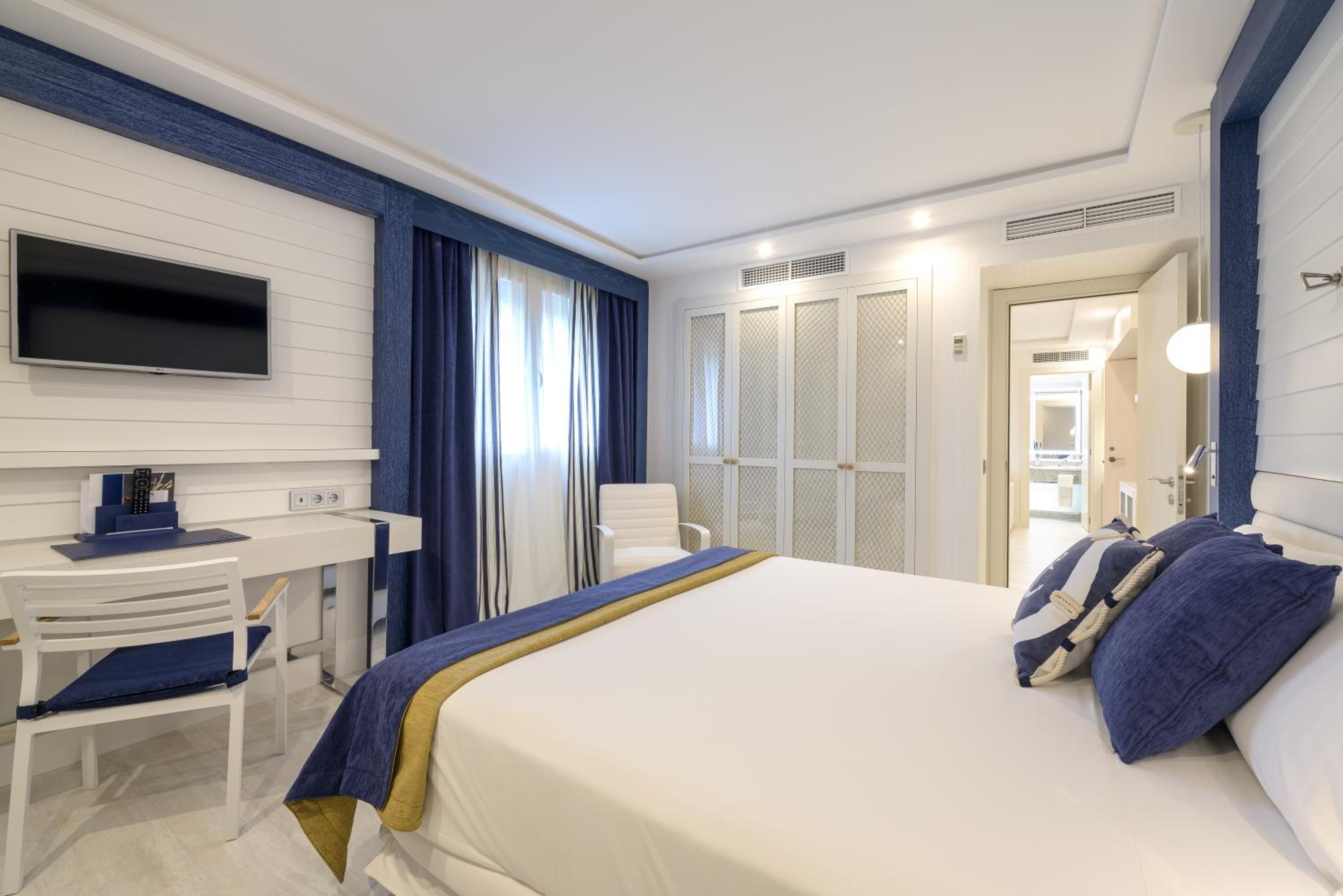 Junior Suite - Photo 1