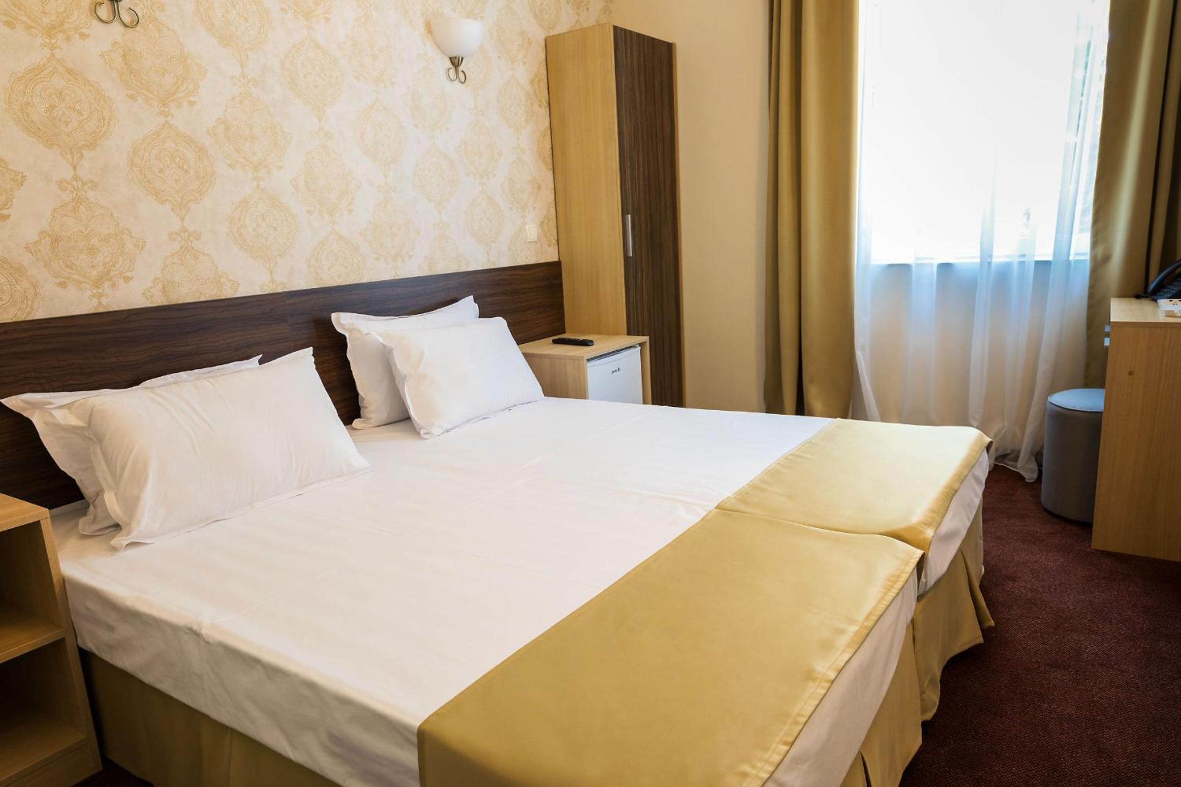 Economy Twin Room - Photo 1