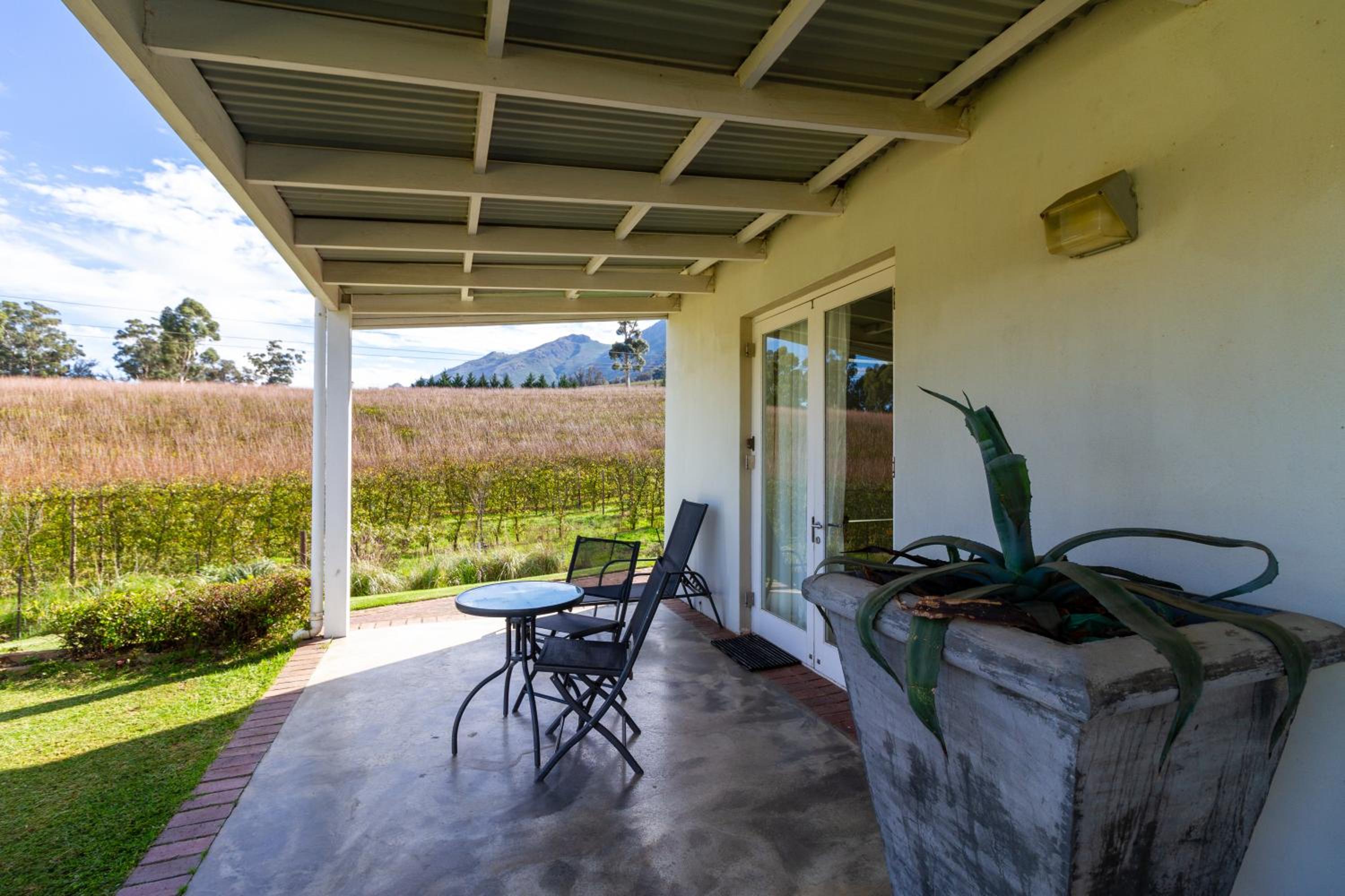 Double Room - Photo 6