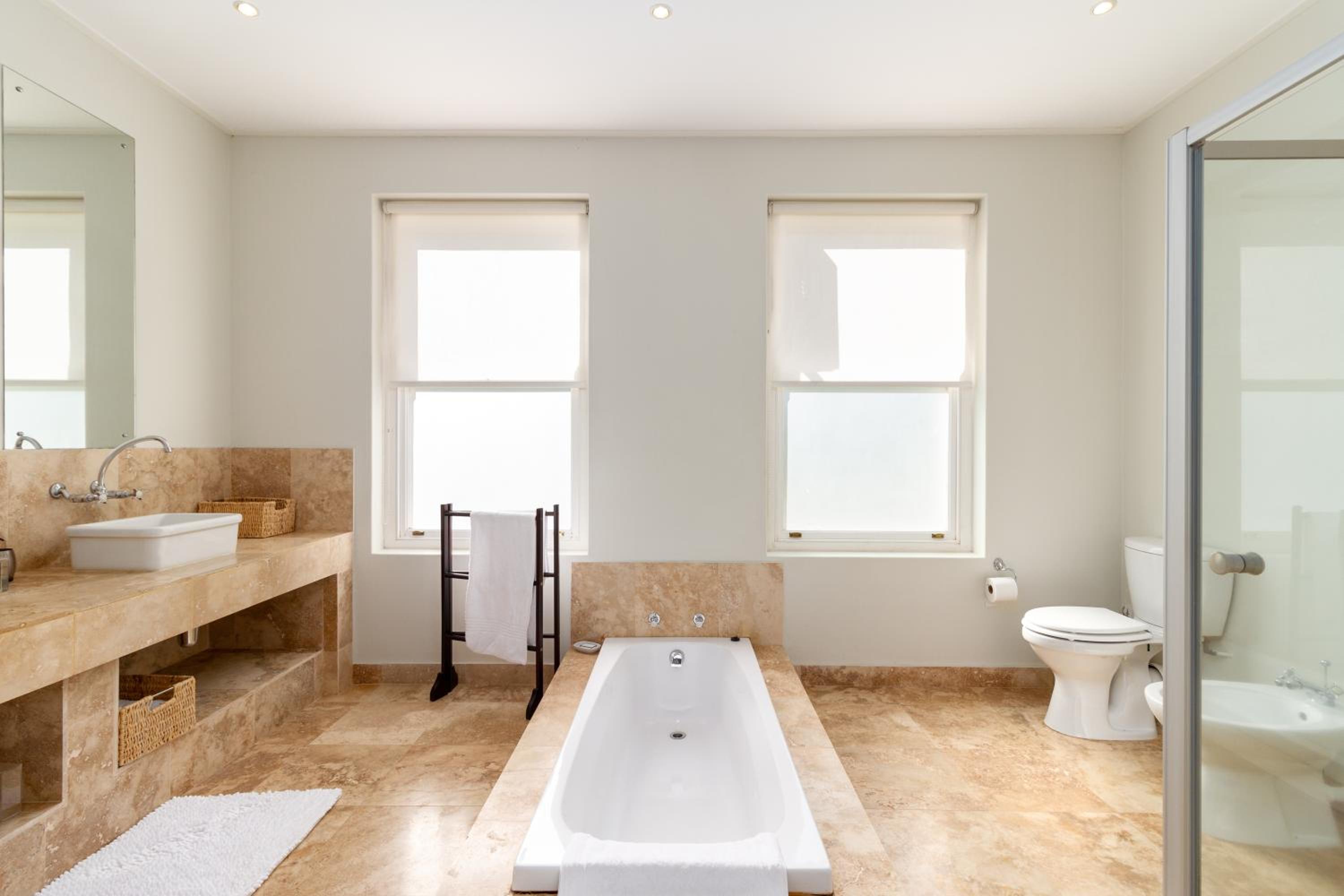 Double Room - Photo 17