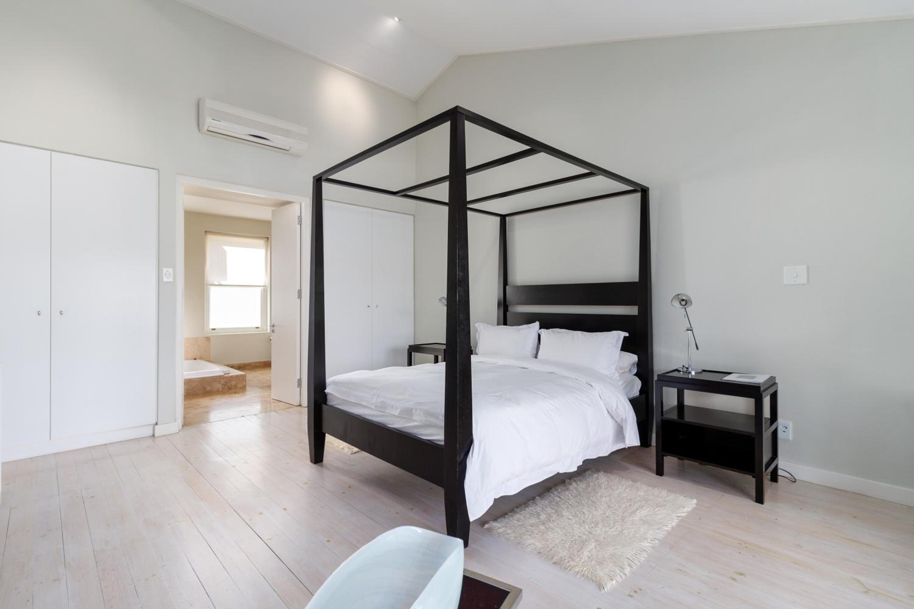 Double Room - Photo 18