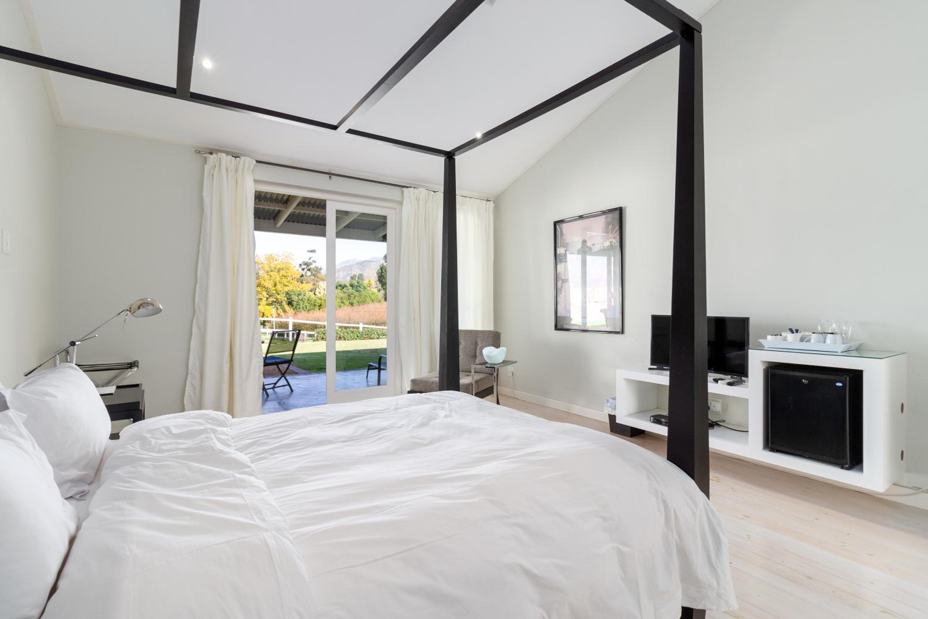Double Room with Shower - Photo 6