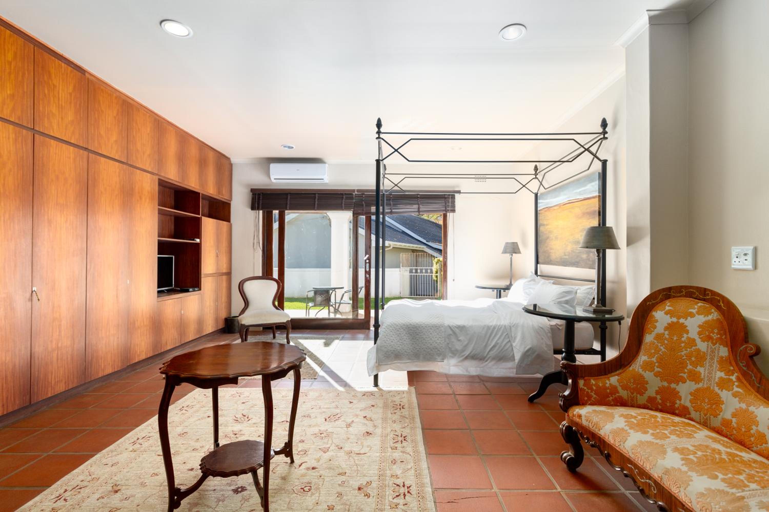 Classic Double Room - Photo 14
