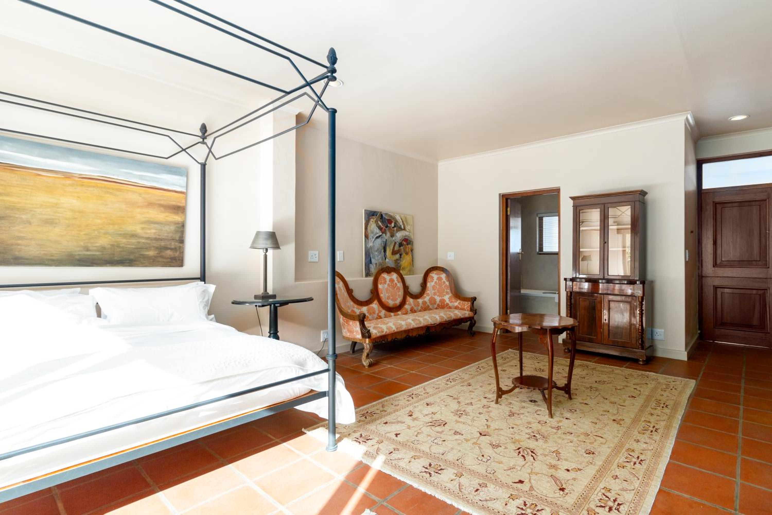 Classic Double Room - Photo 12