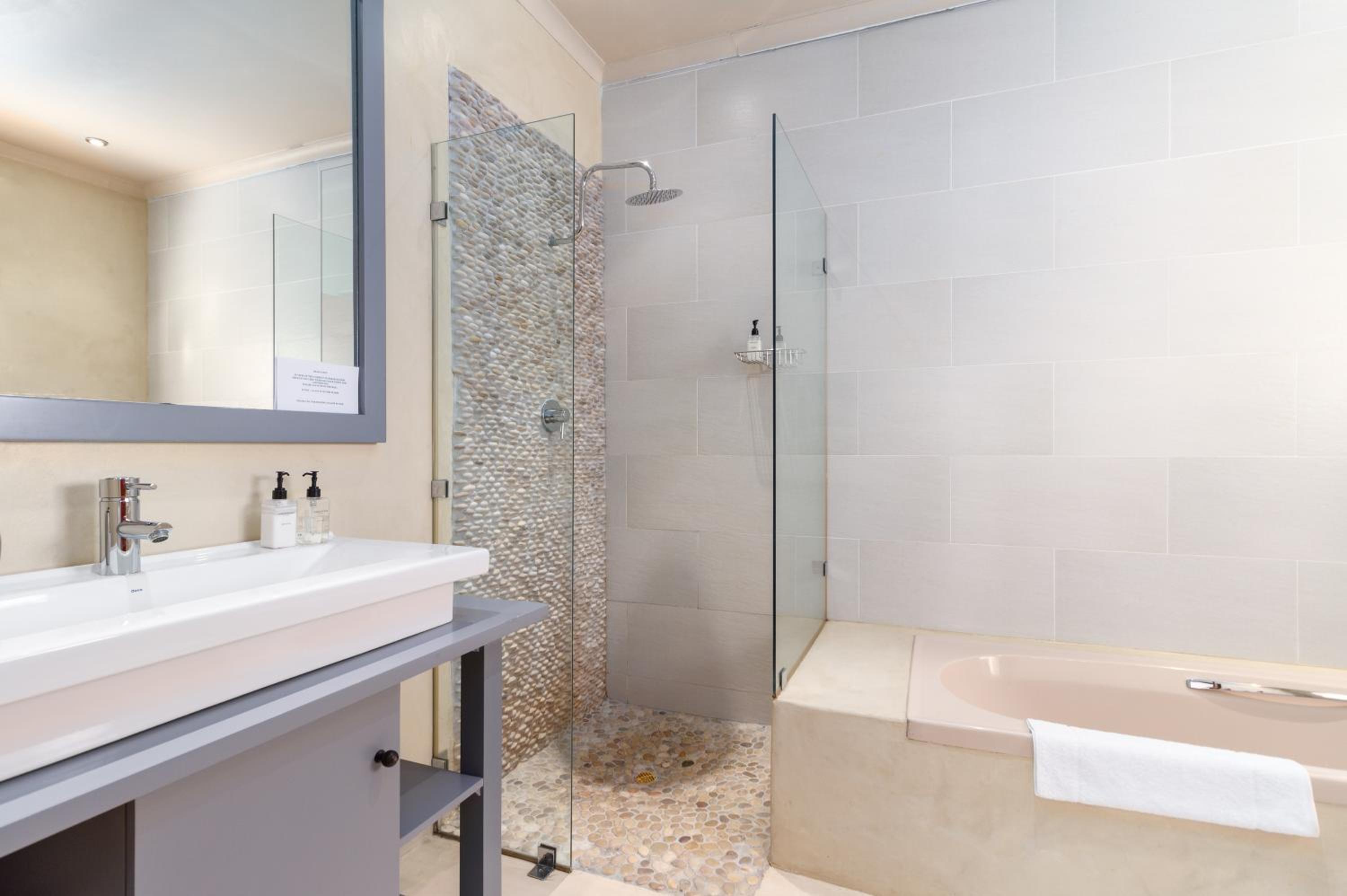Classic Double Room - Photo 10