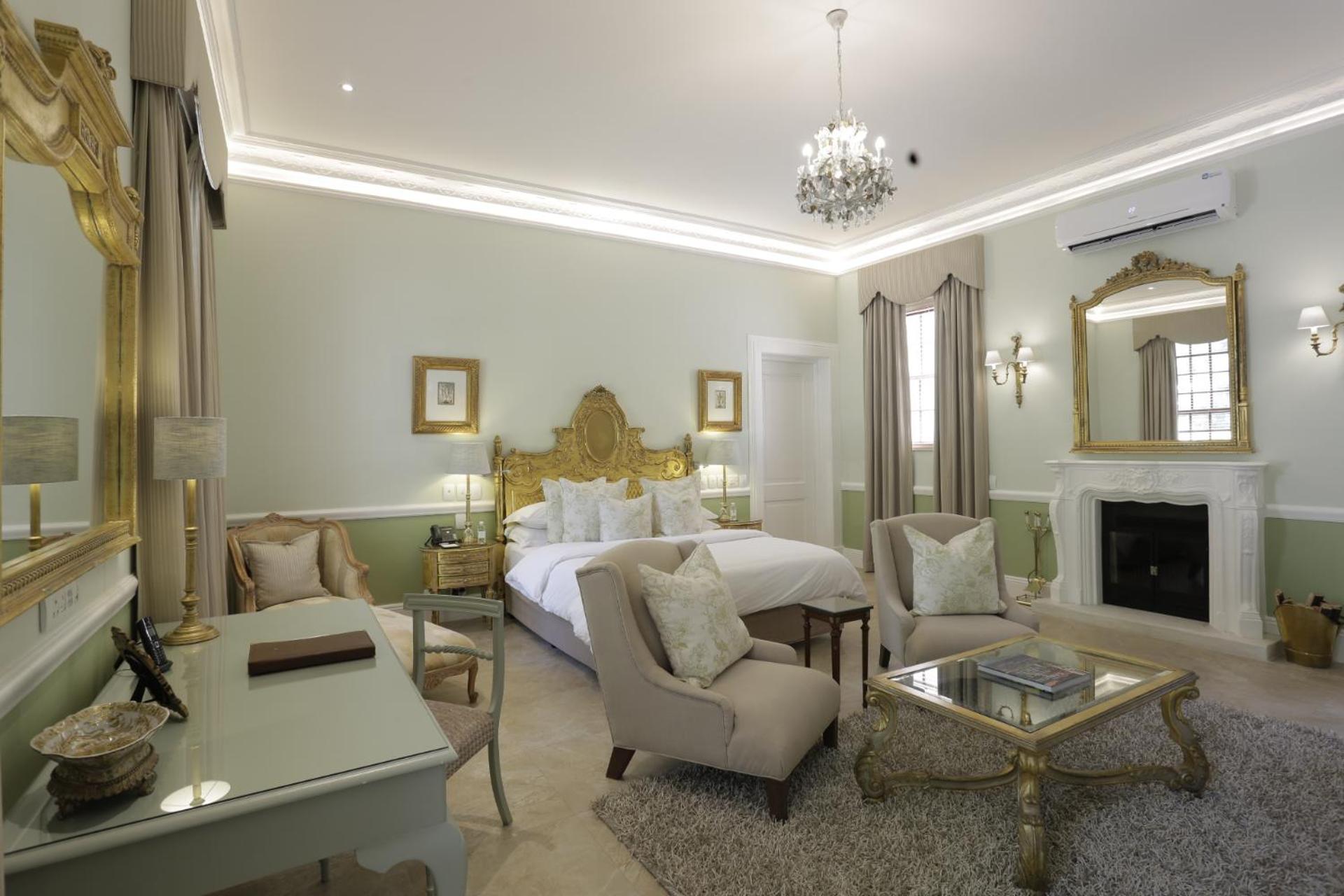 Courtyard Suites