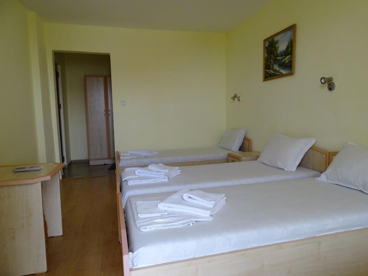 Standard Triple Room photo 2
