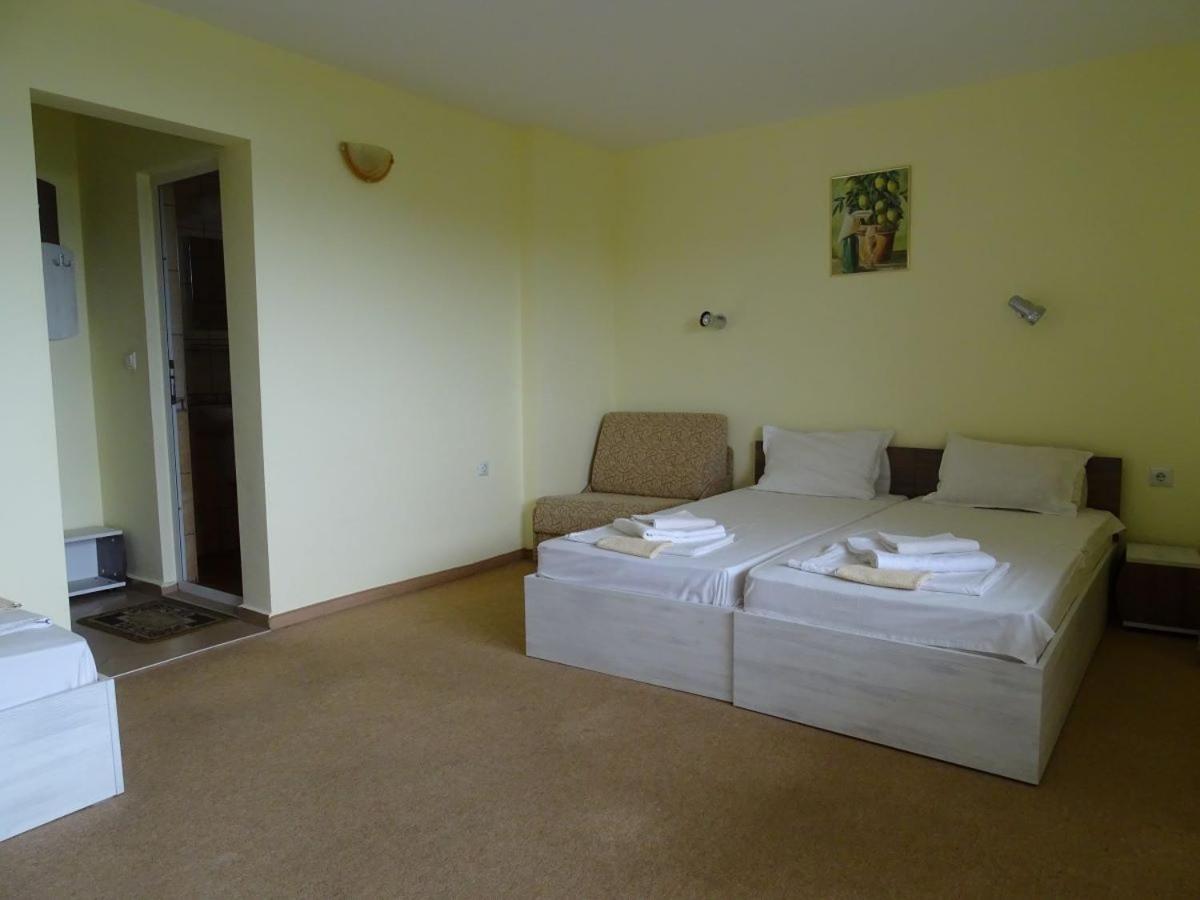Family Room(3 Adults + 1 Child) photo 3