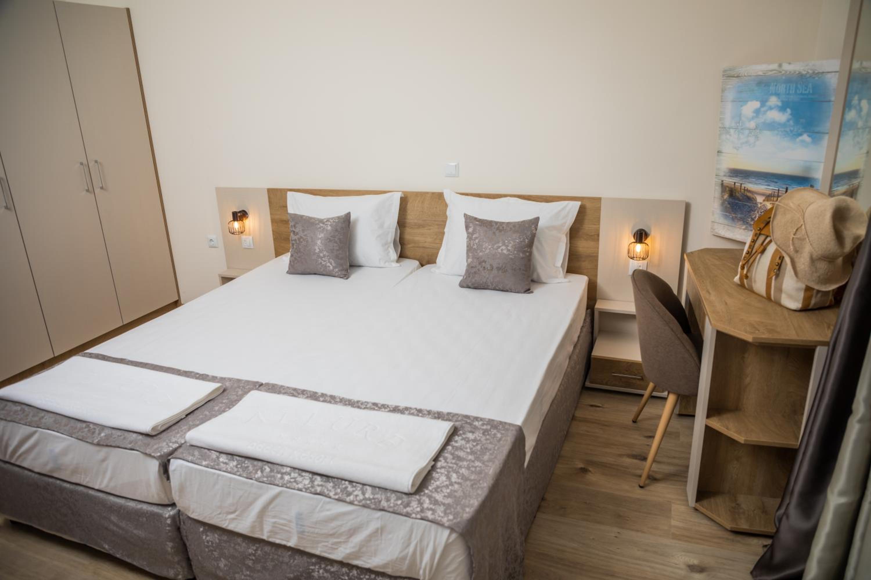 One-Bedroom Apartment (2 Adults + 2 Children) photo 2