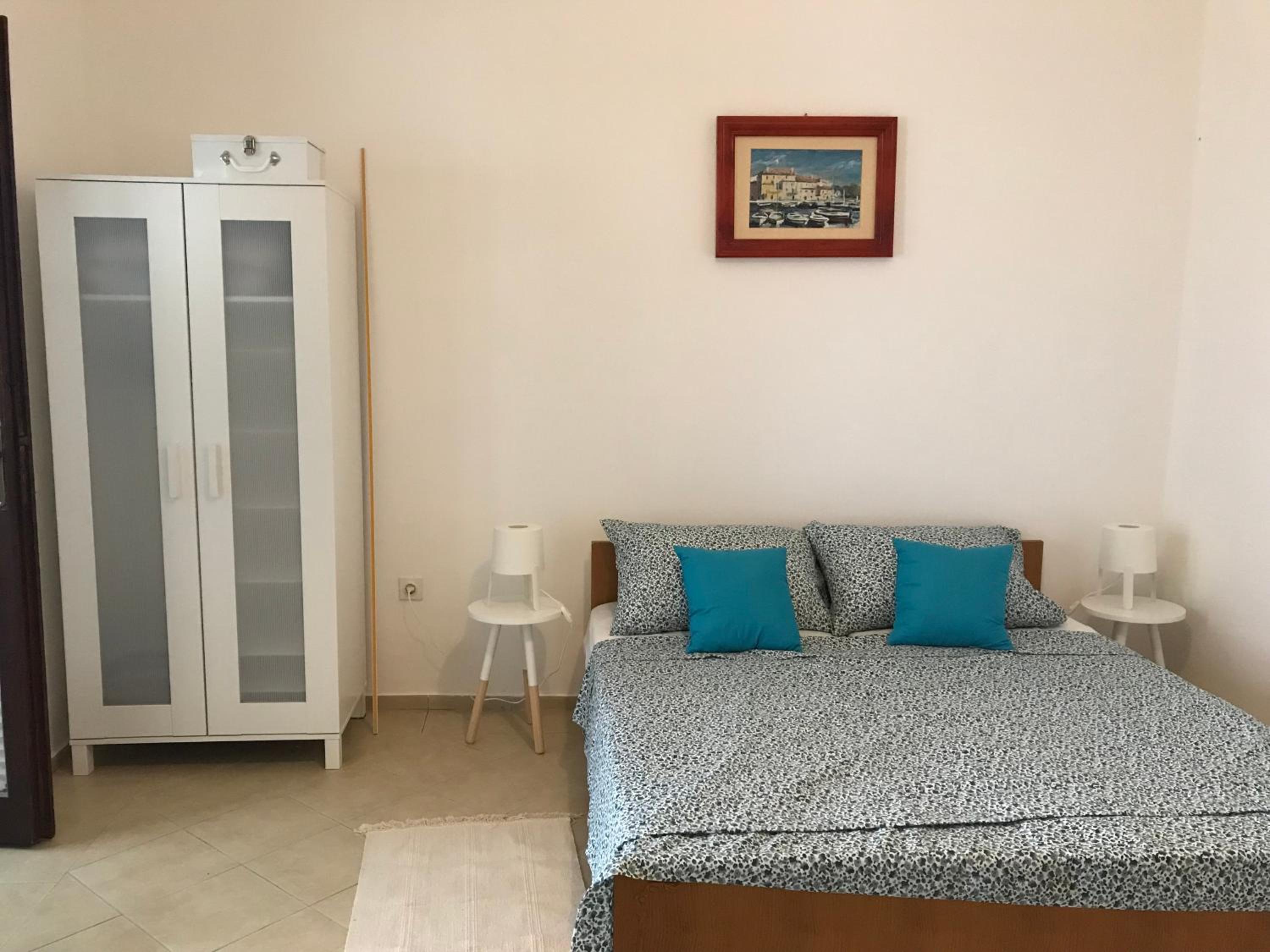 Studio Apartment - Photo 6