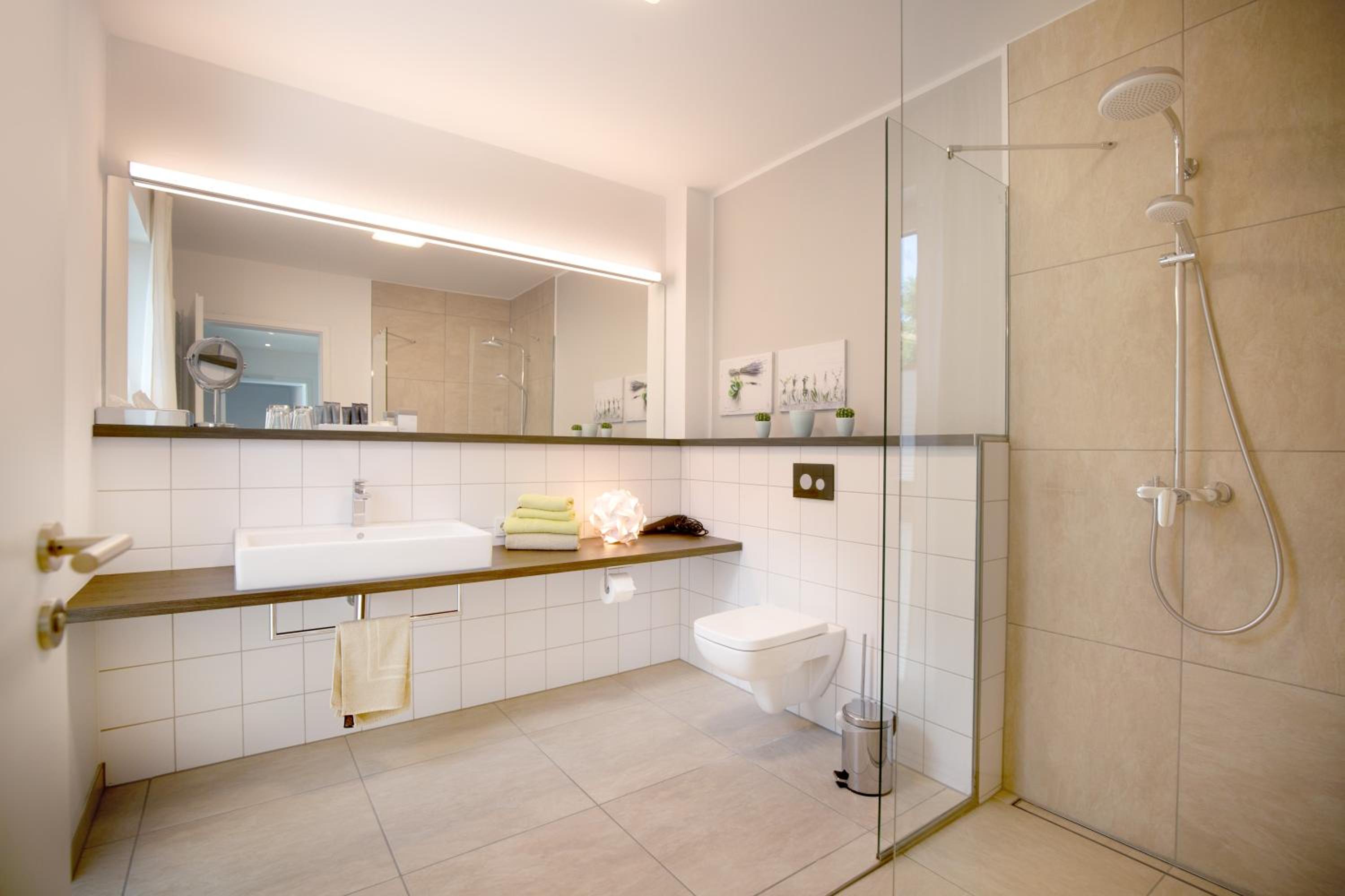 Deluxe Double Room with Balcony photo 3