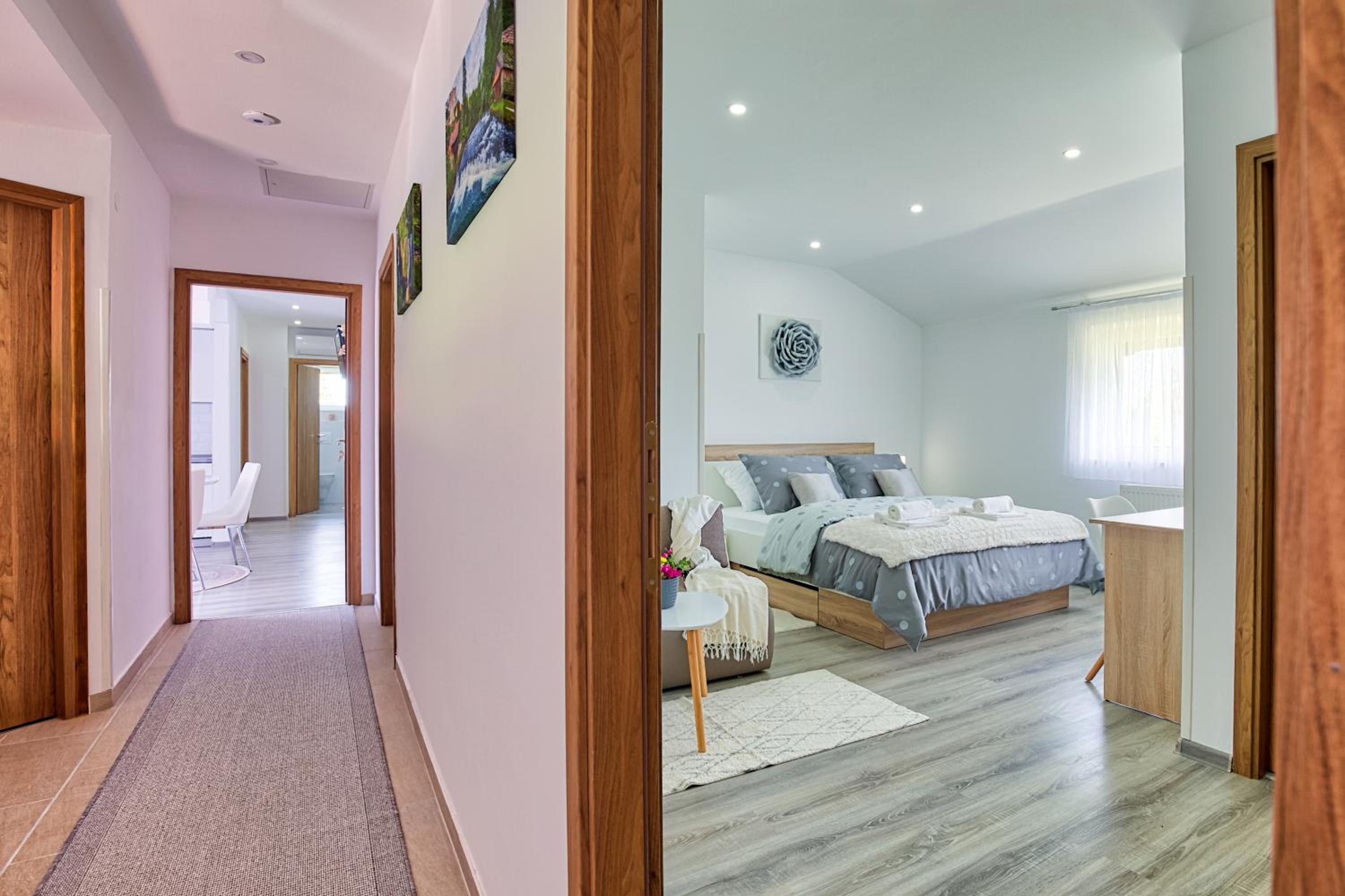 Deluxe Double Room with Extra Bed photo 2