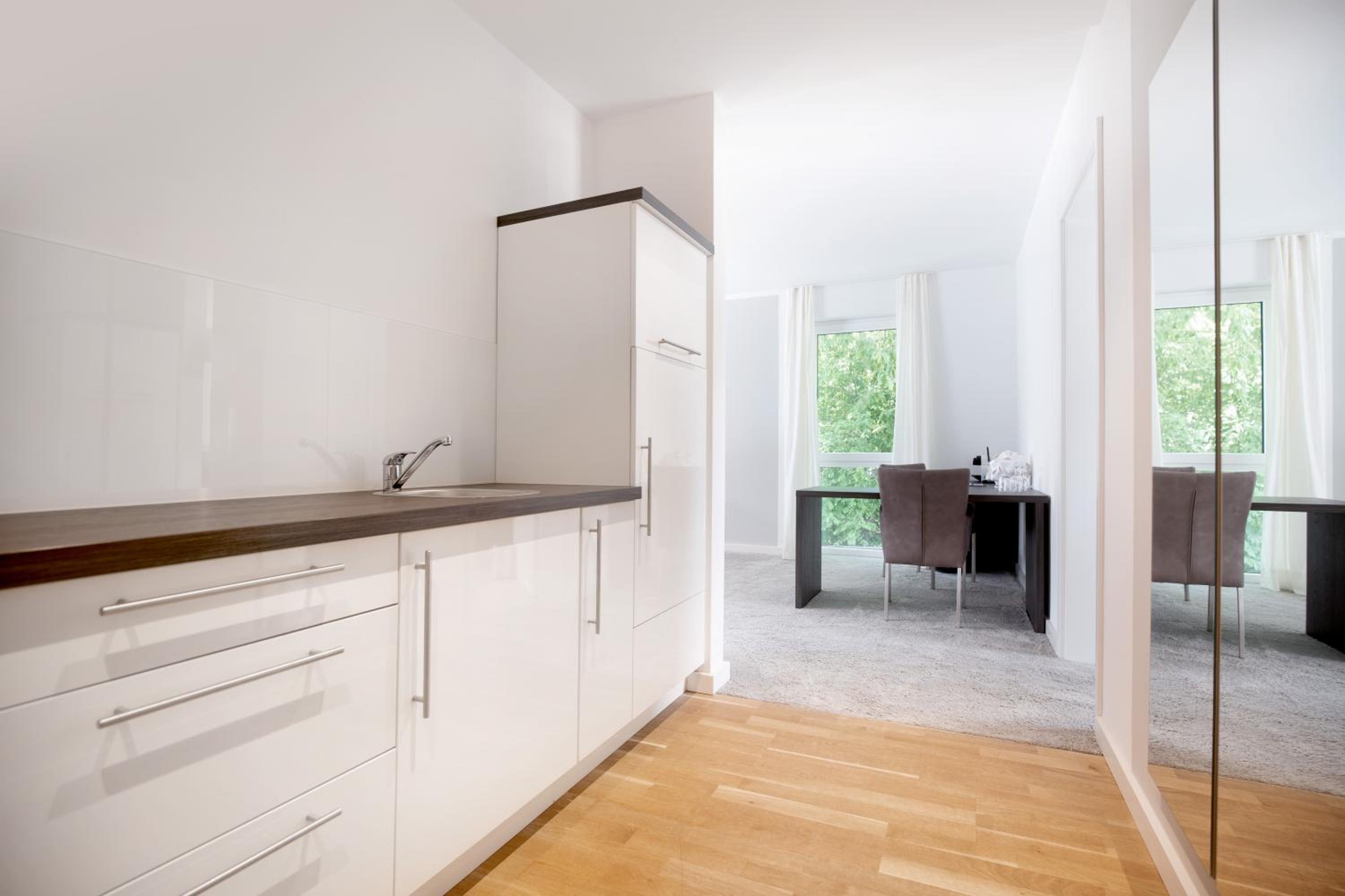 Studio Apartment photo 3