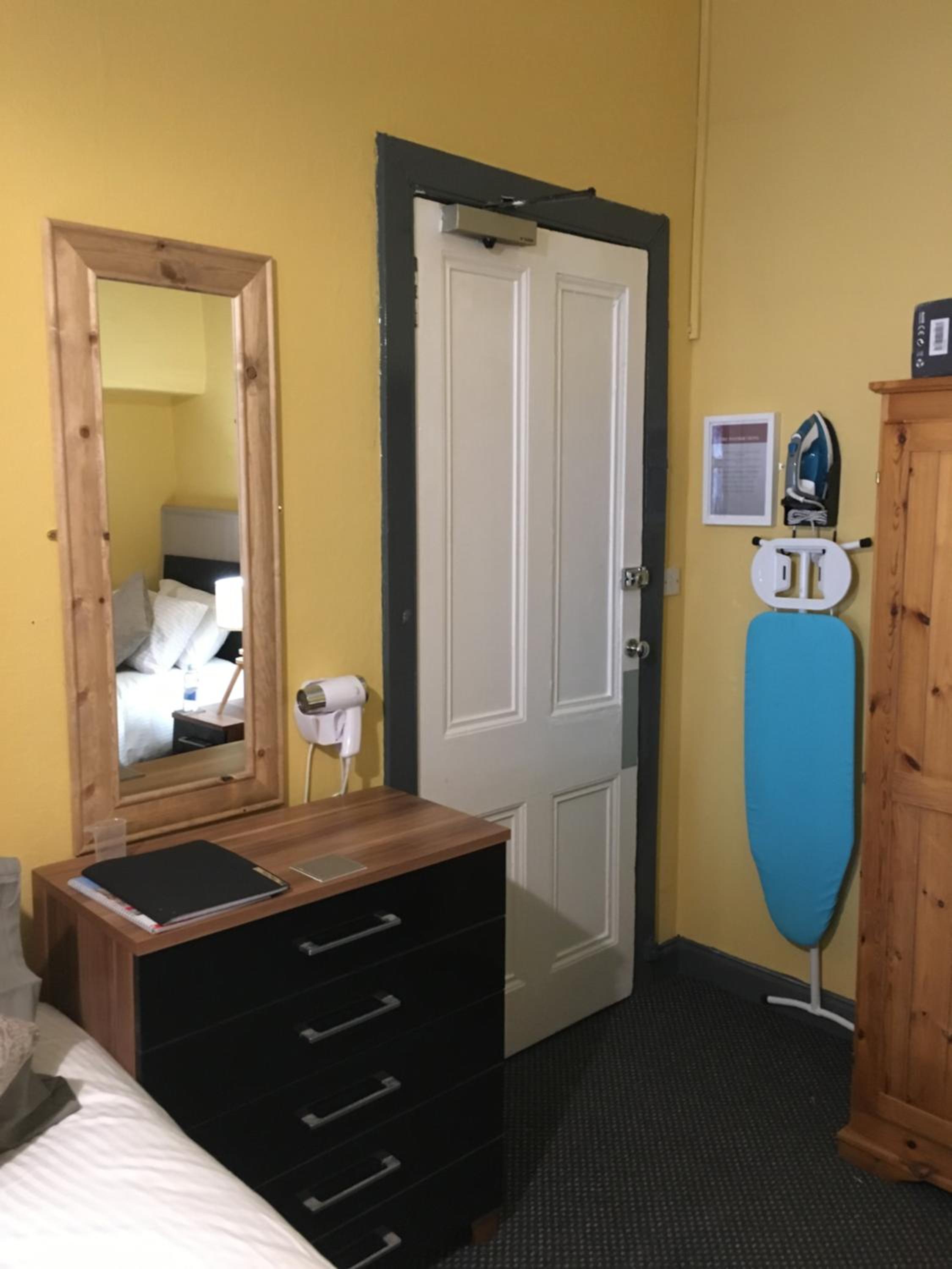 Superior Triple Room - Photo 9