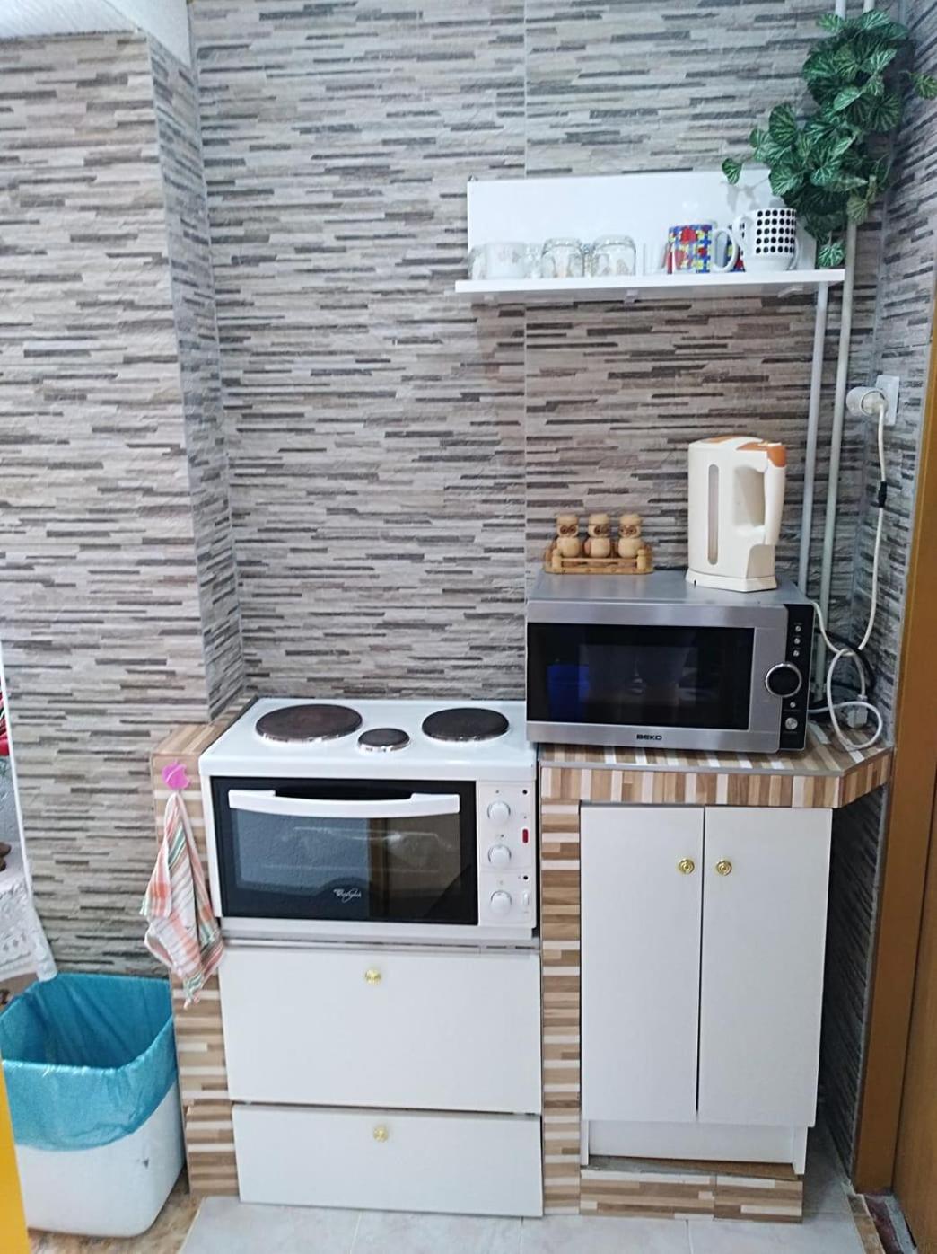 Budget Double Room - Photo 7