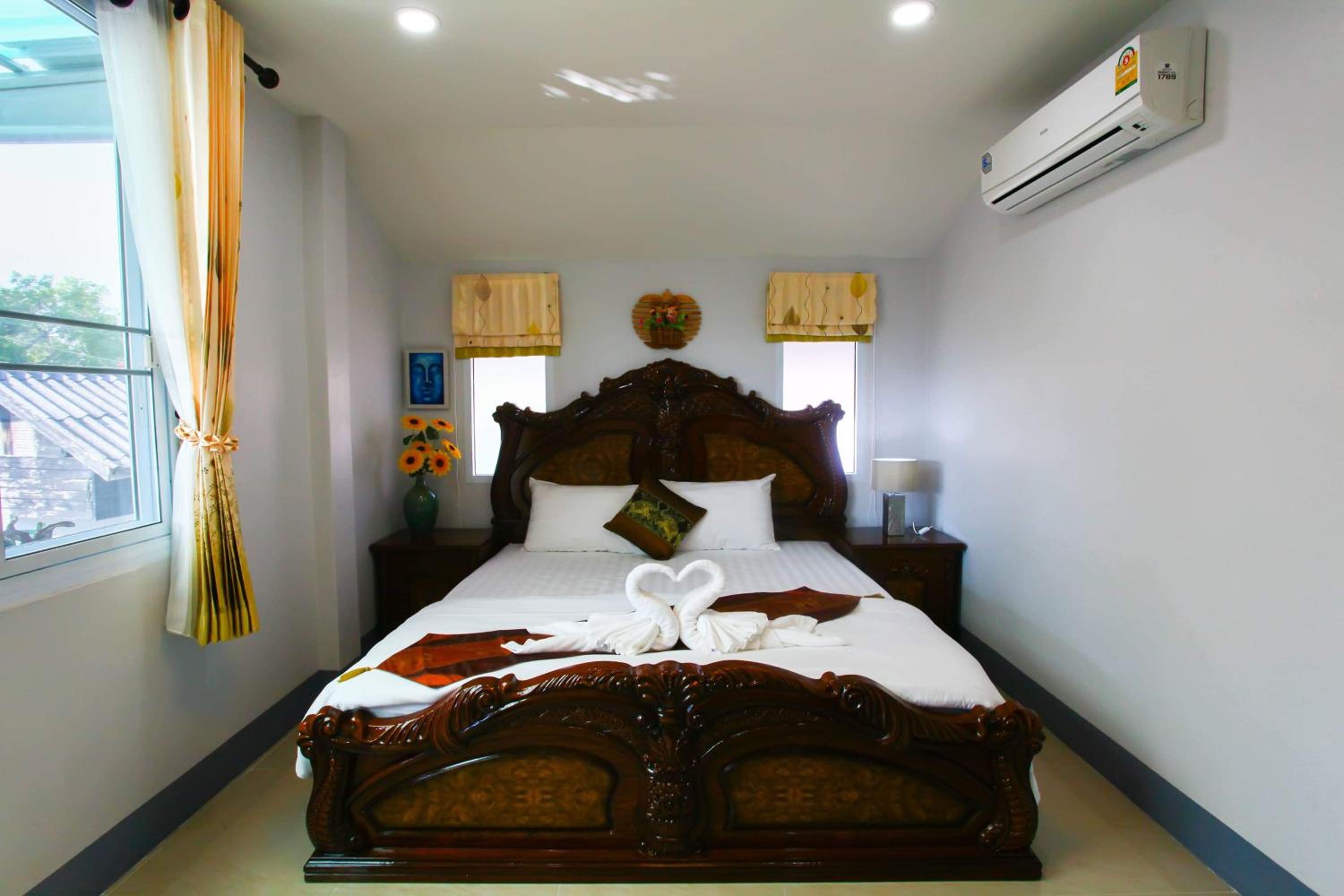 Deluxe Double Room with Balcony - Photo 1