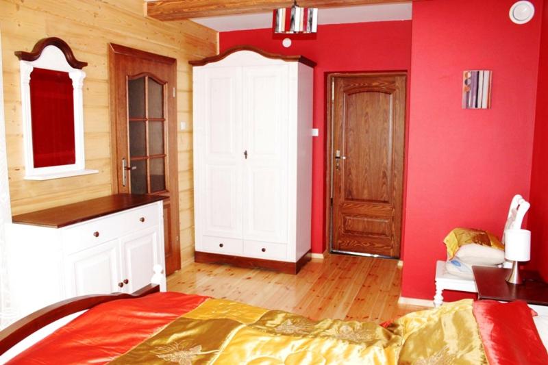 Four-Bedroom House - Photo 12