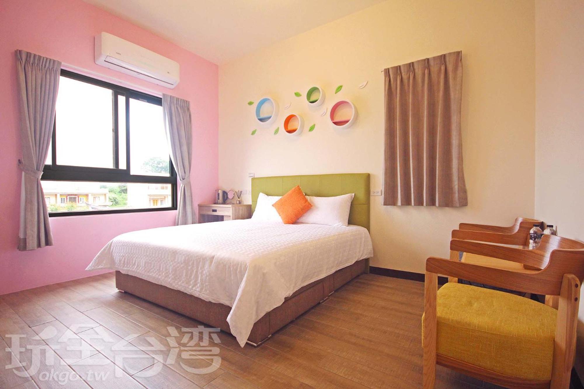 Queen Room with Balcony photo 1