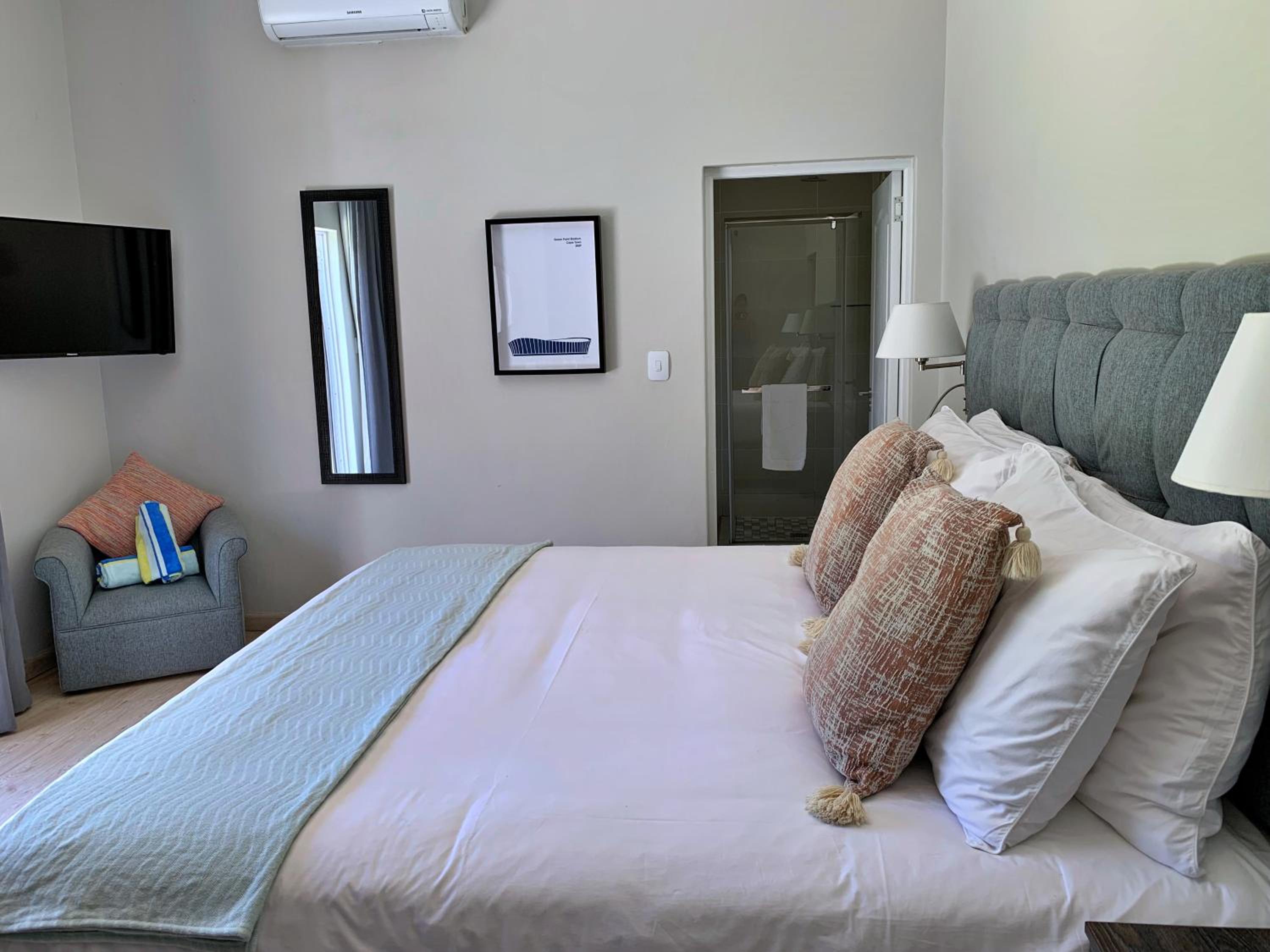 Deluxe King Room - Photo 4
