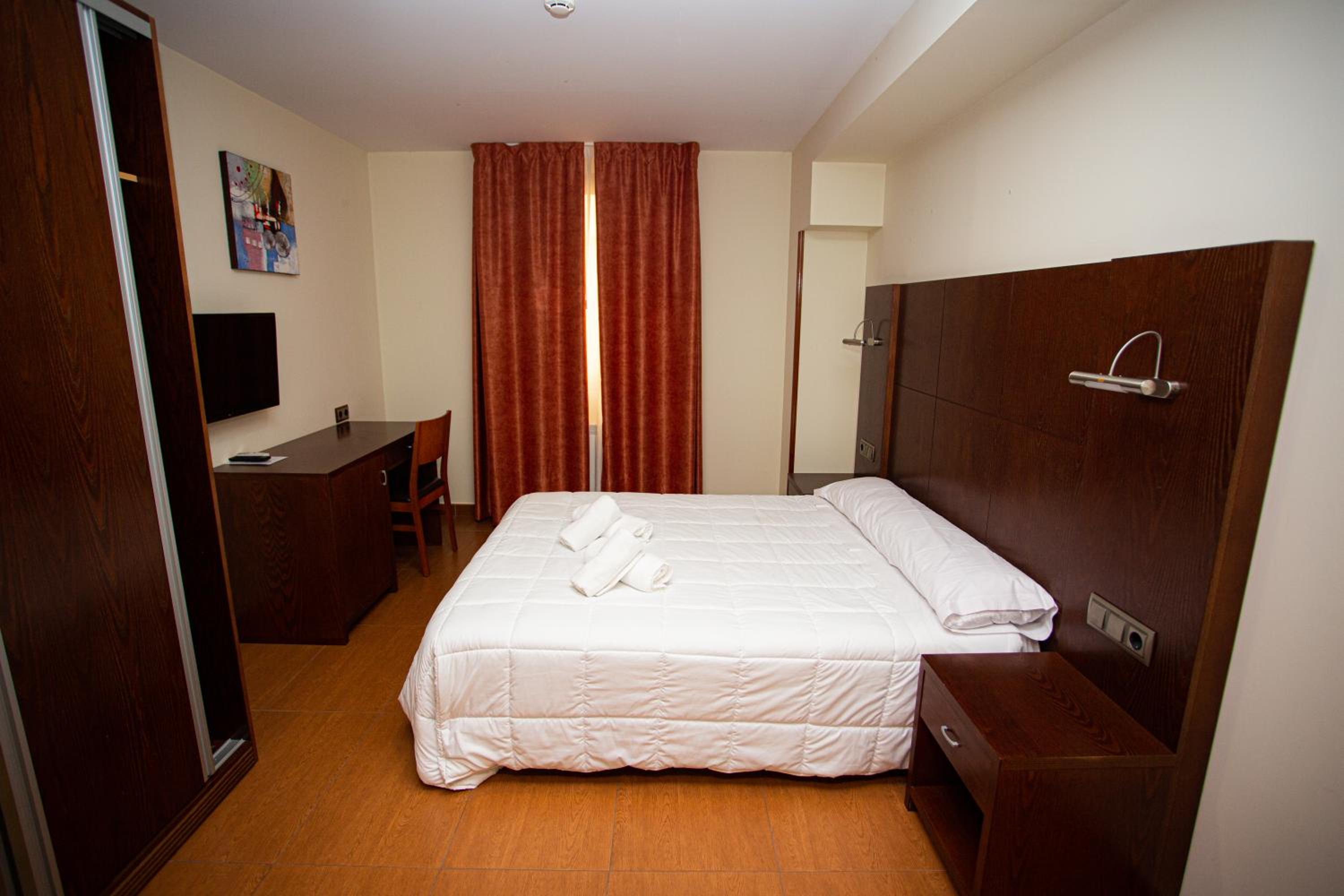 Queen Room - Photo 9