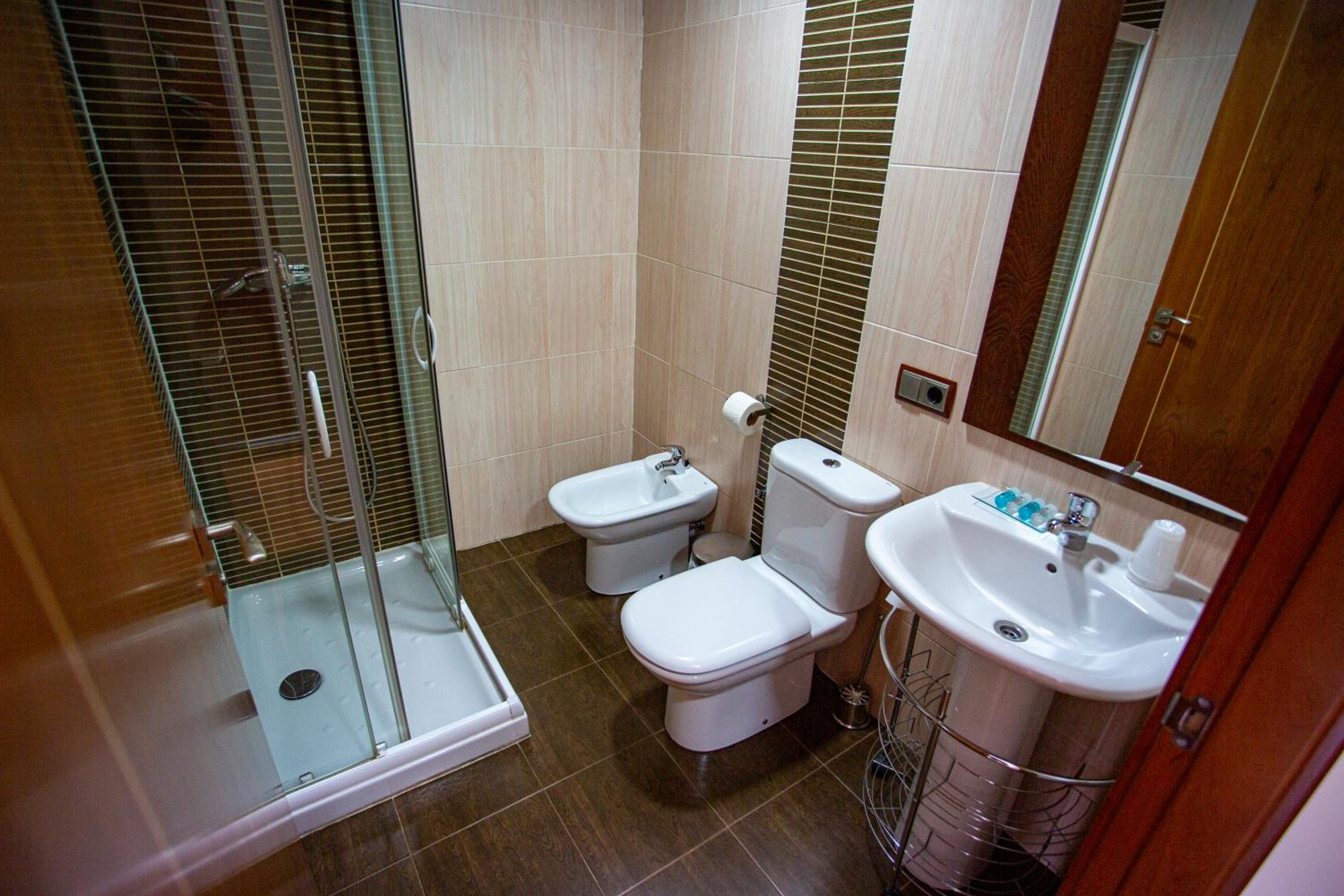 Queen Room - Photo 5