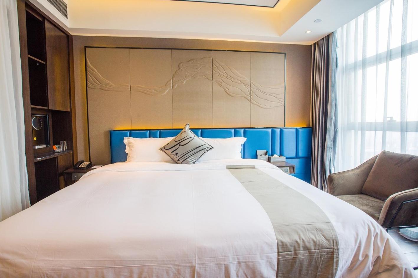 Superior King Room photo 2