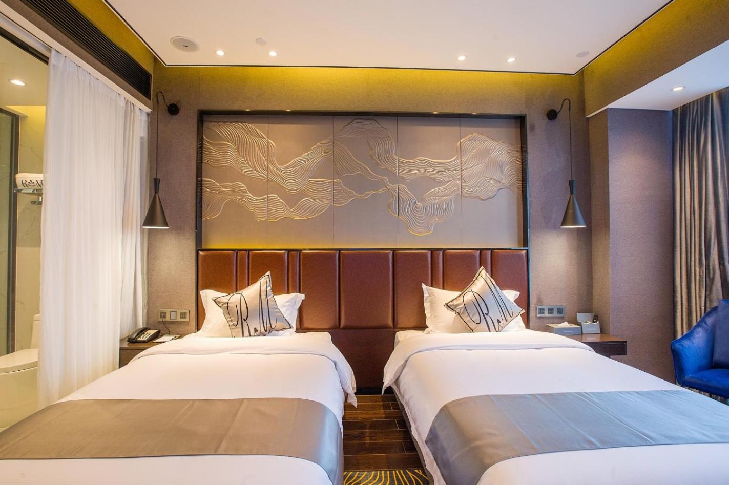 Deluxe Twin Room photo 3