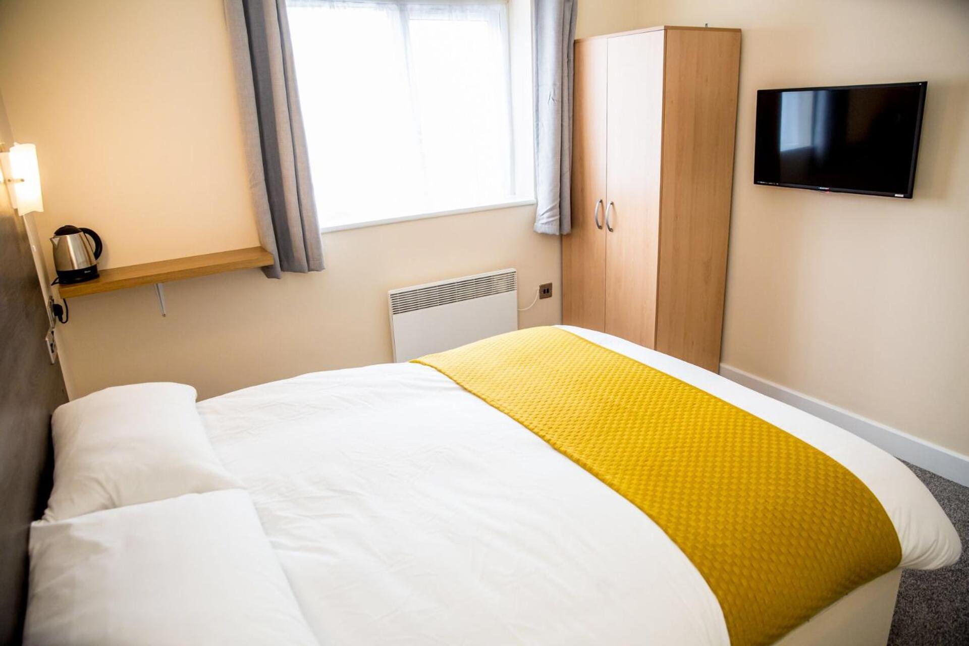 Double Room - Photo 8