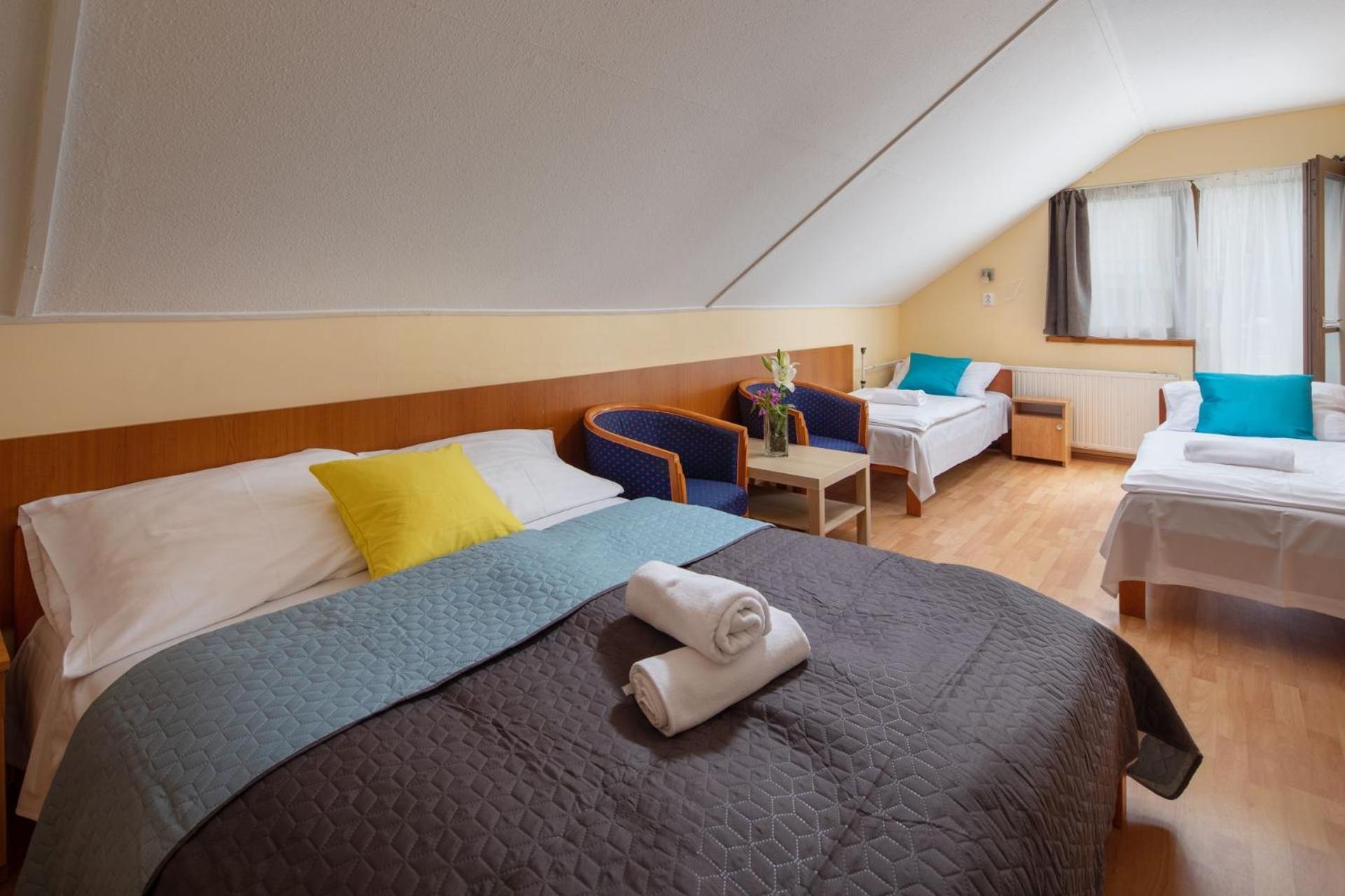 Quadruple Room with Balcony photo 2