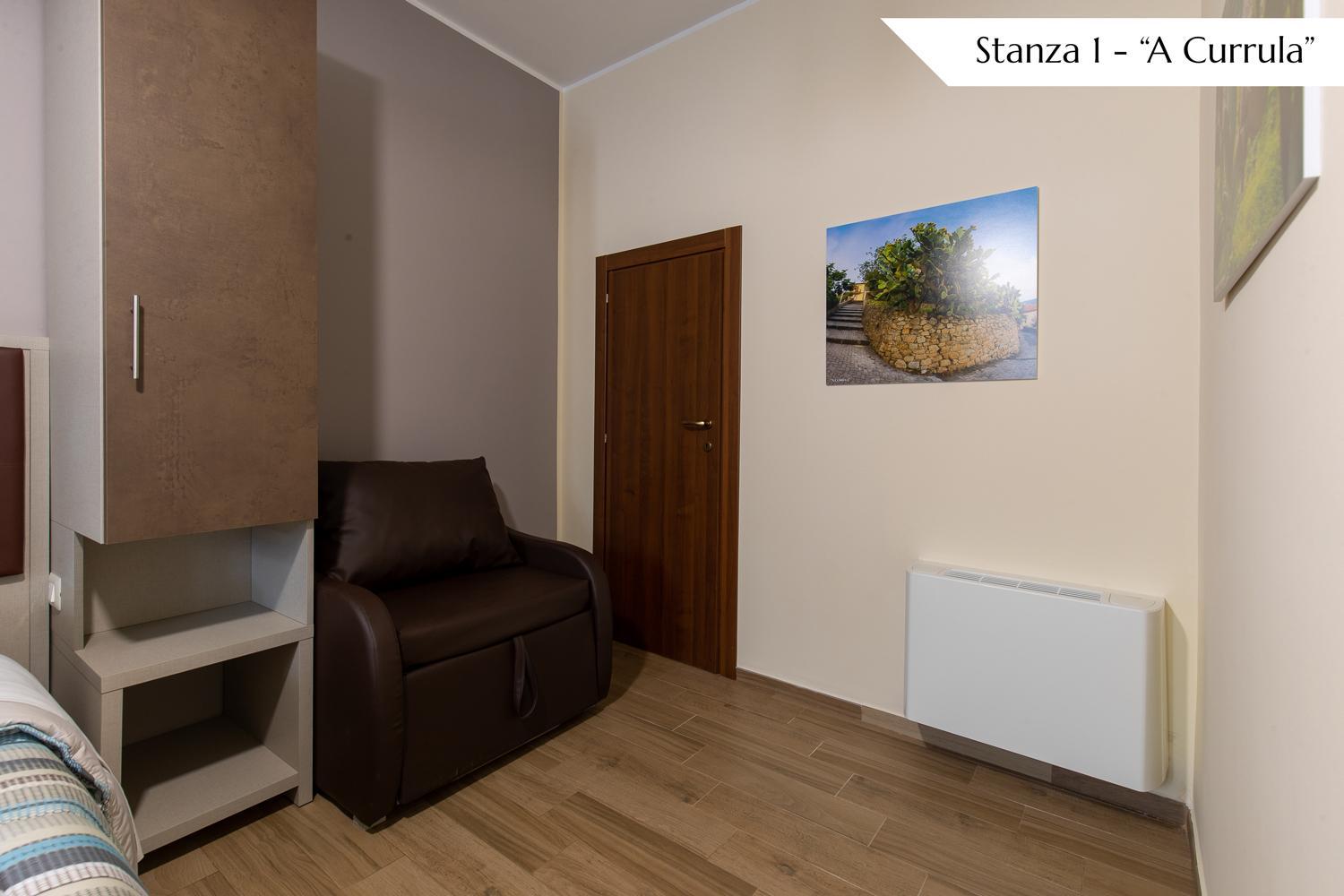 Deluxe Double Room with Extra Bed photo 1