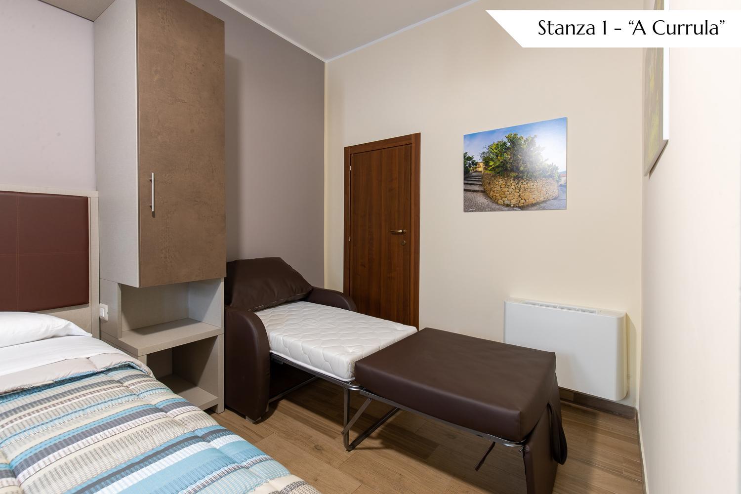 Deluxe Double Room with Extra Bed photo 2