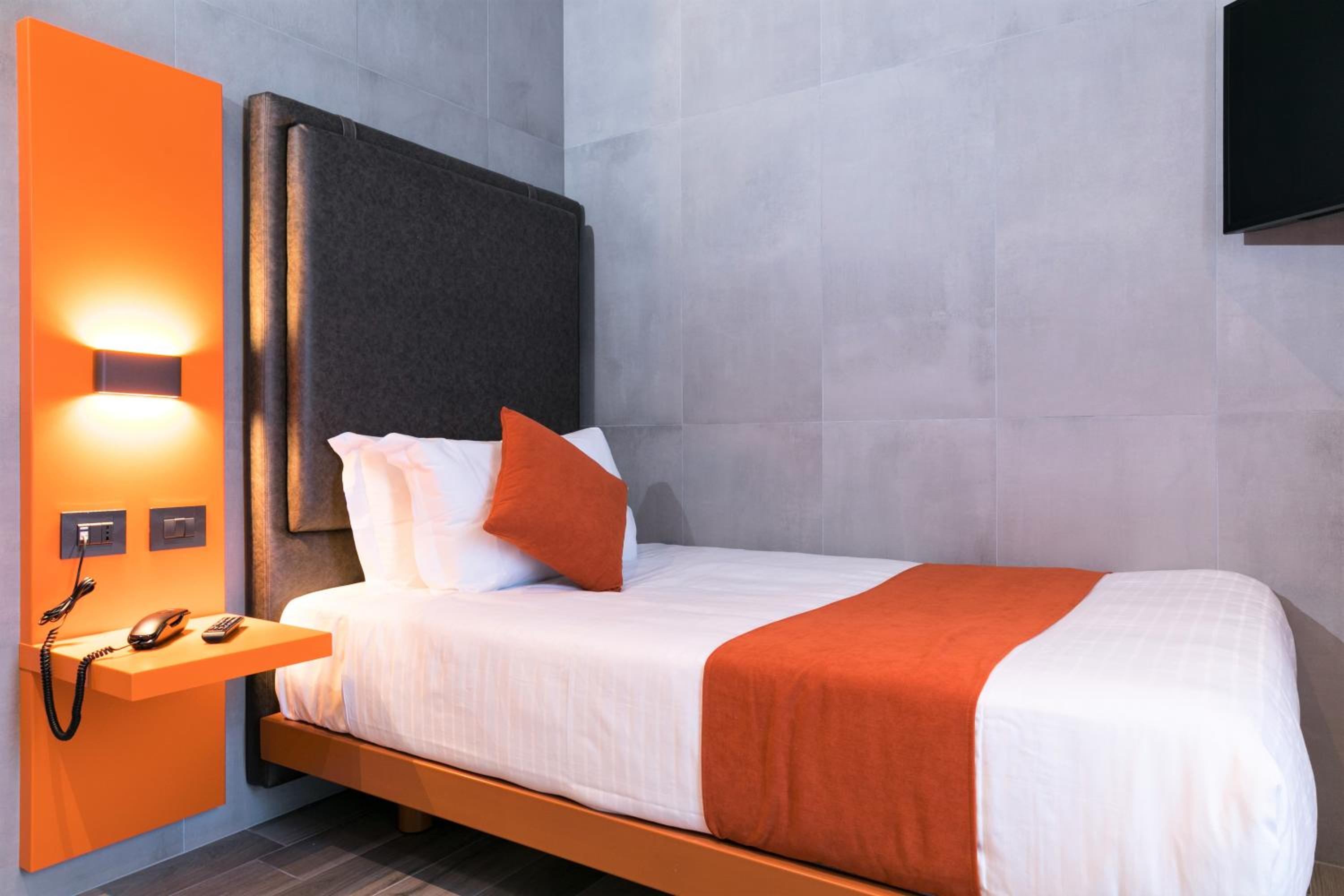 Standard Single Room - Photo 4