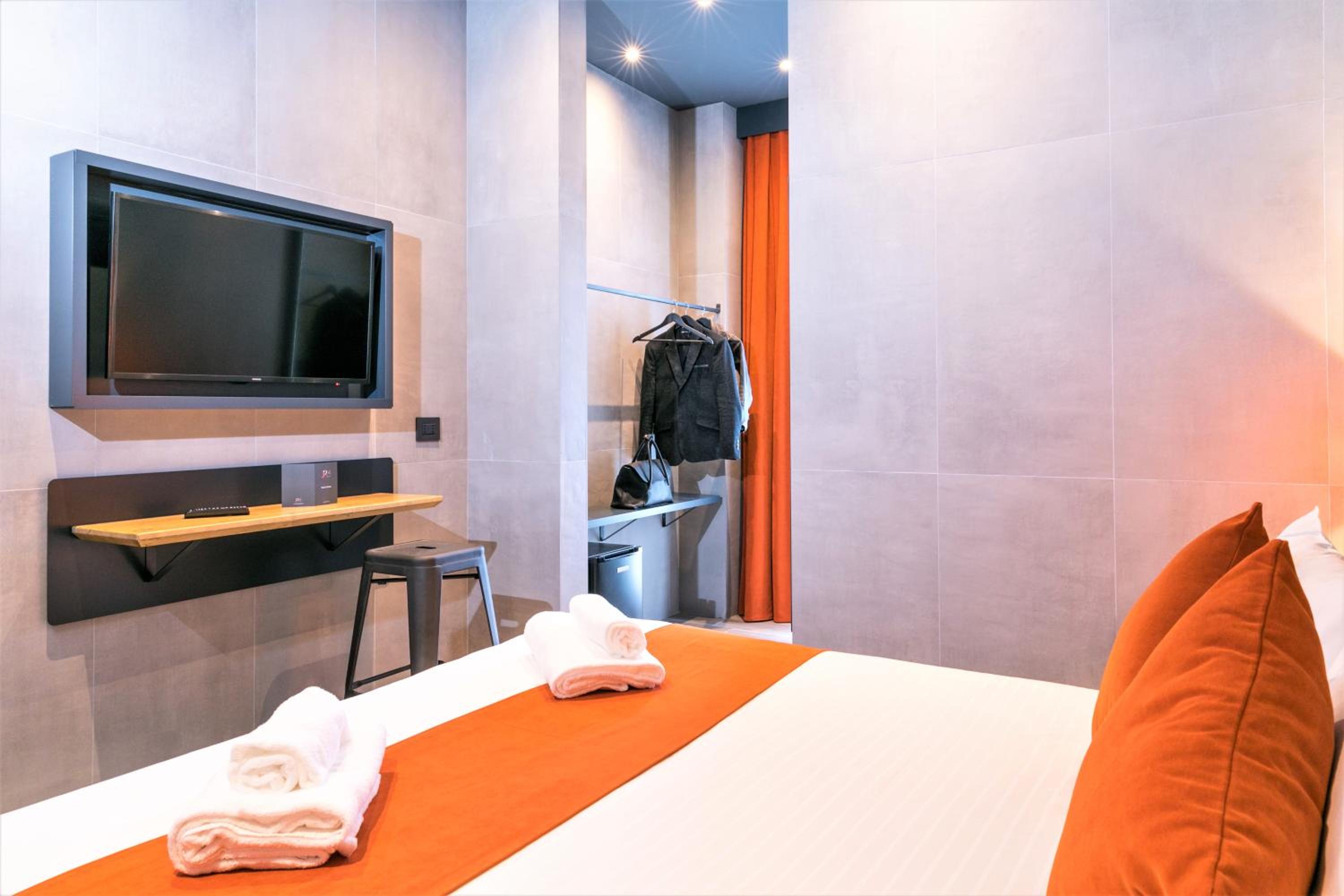 Double Room - Photo 4