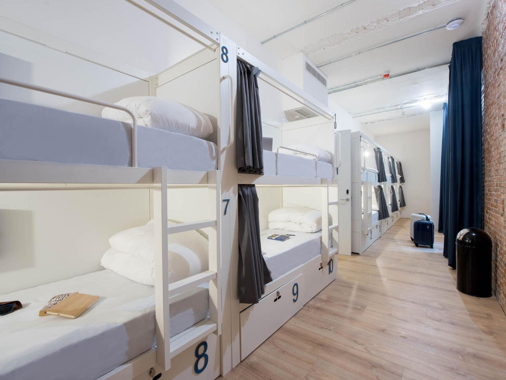 Bed in 10-Bed Mixed Dormitory Room