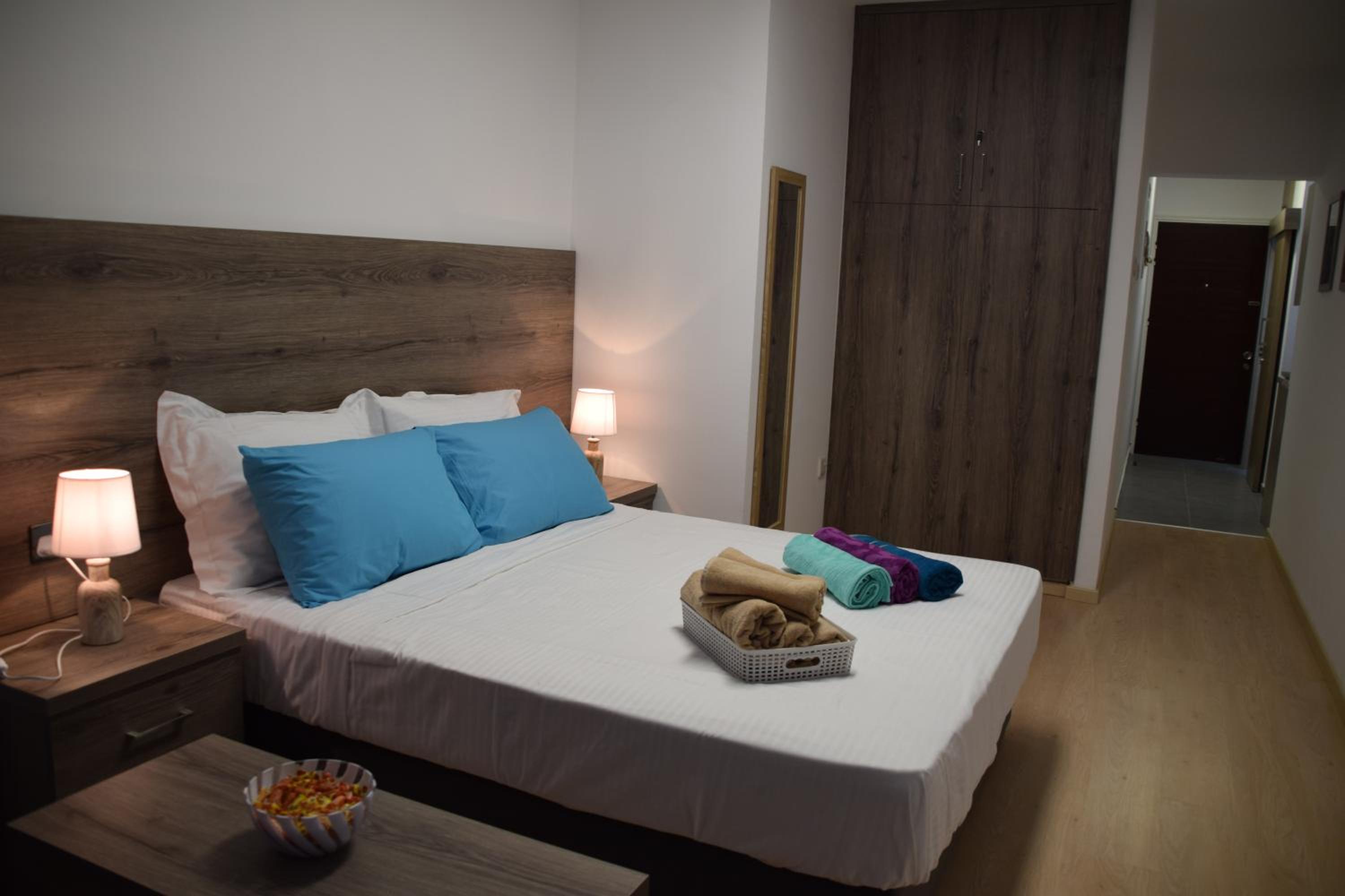 Studio Apartment - Photo 4