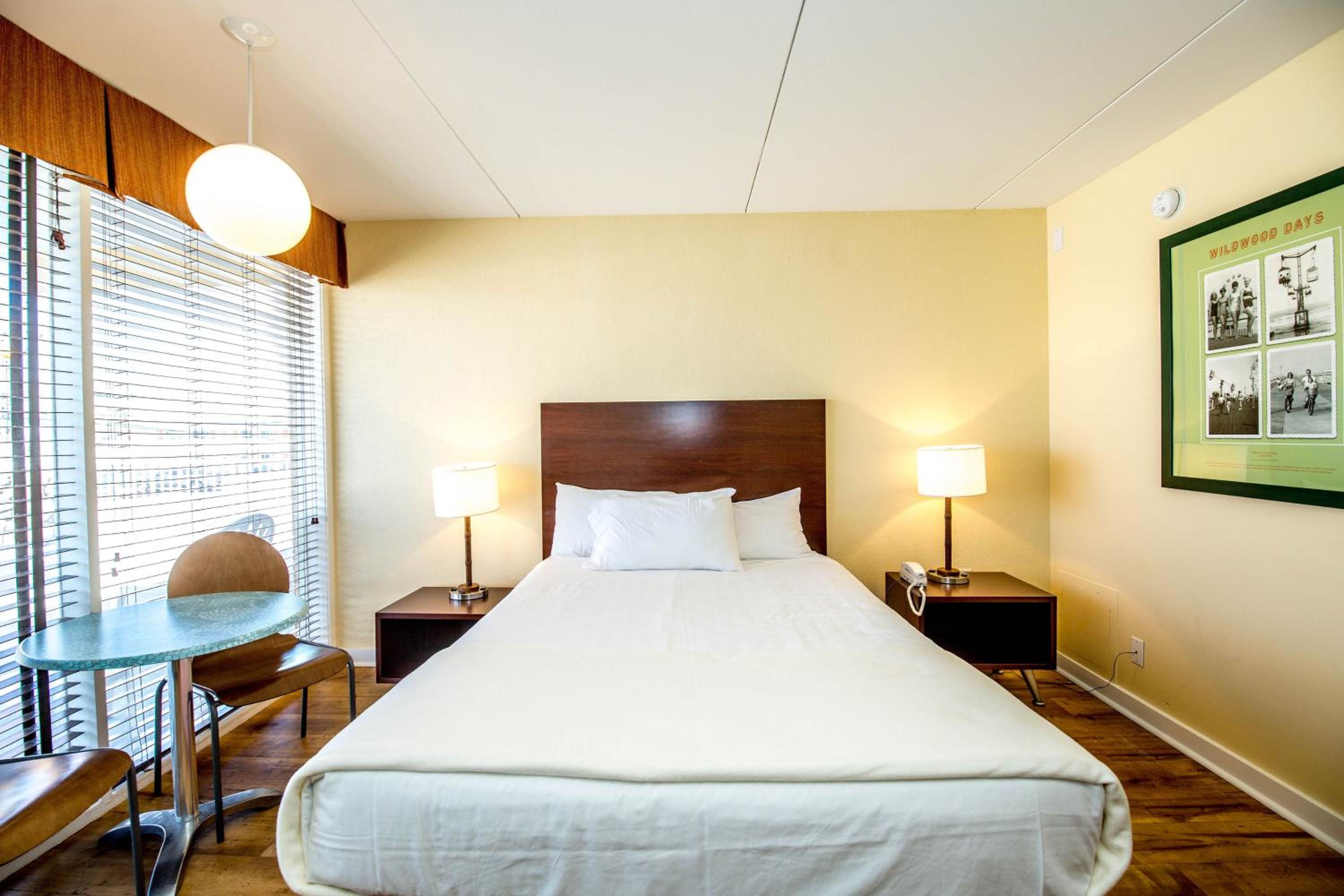 Queen Room - Disability Access photo 1