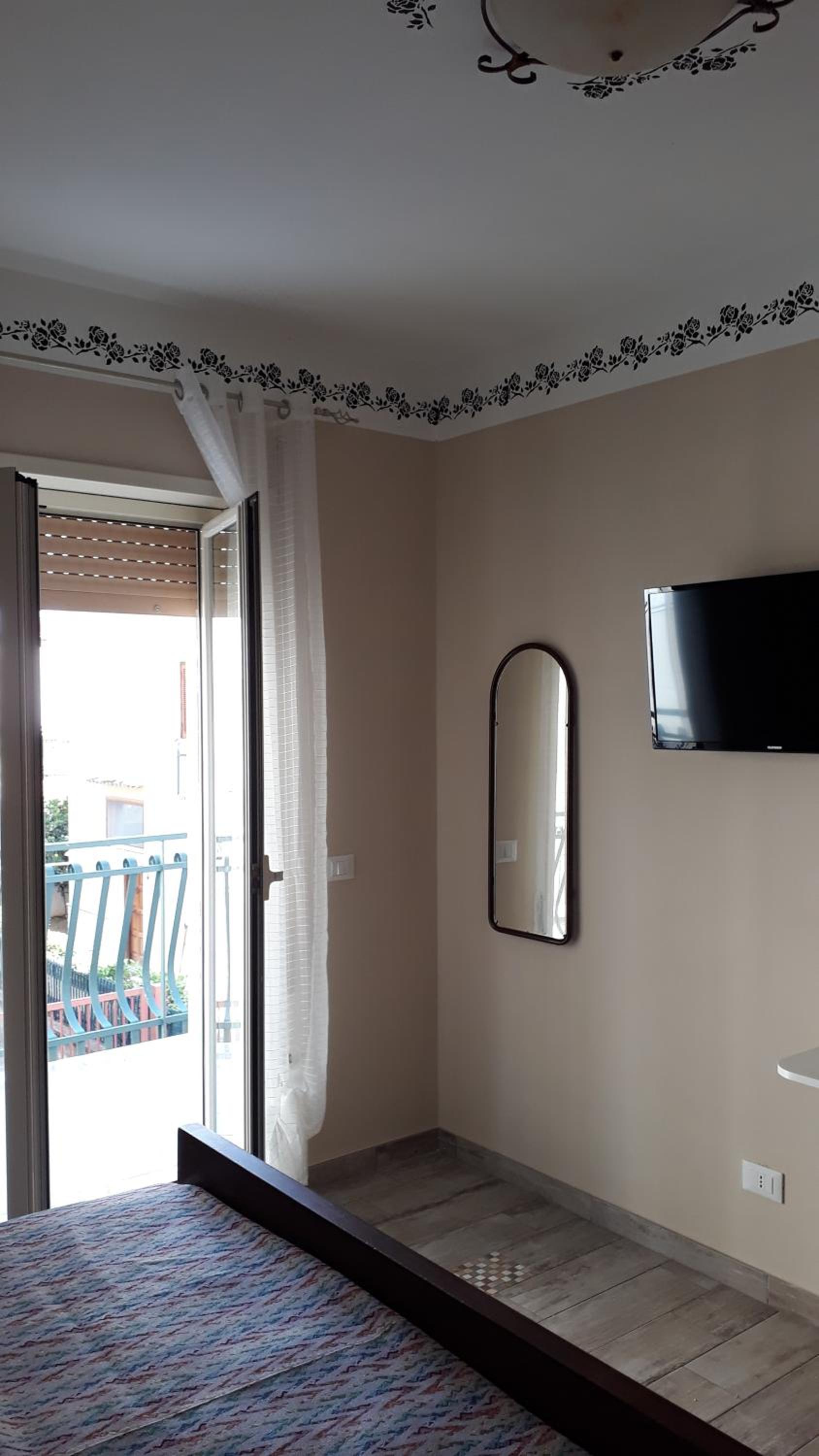 King Room with Balcony photo 1